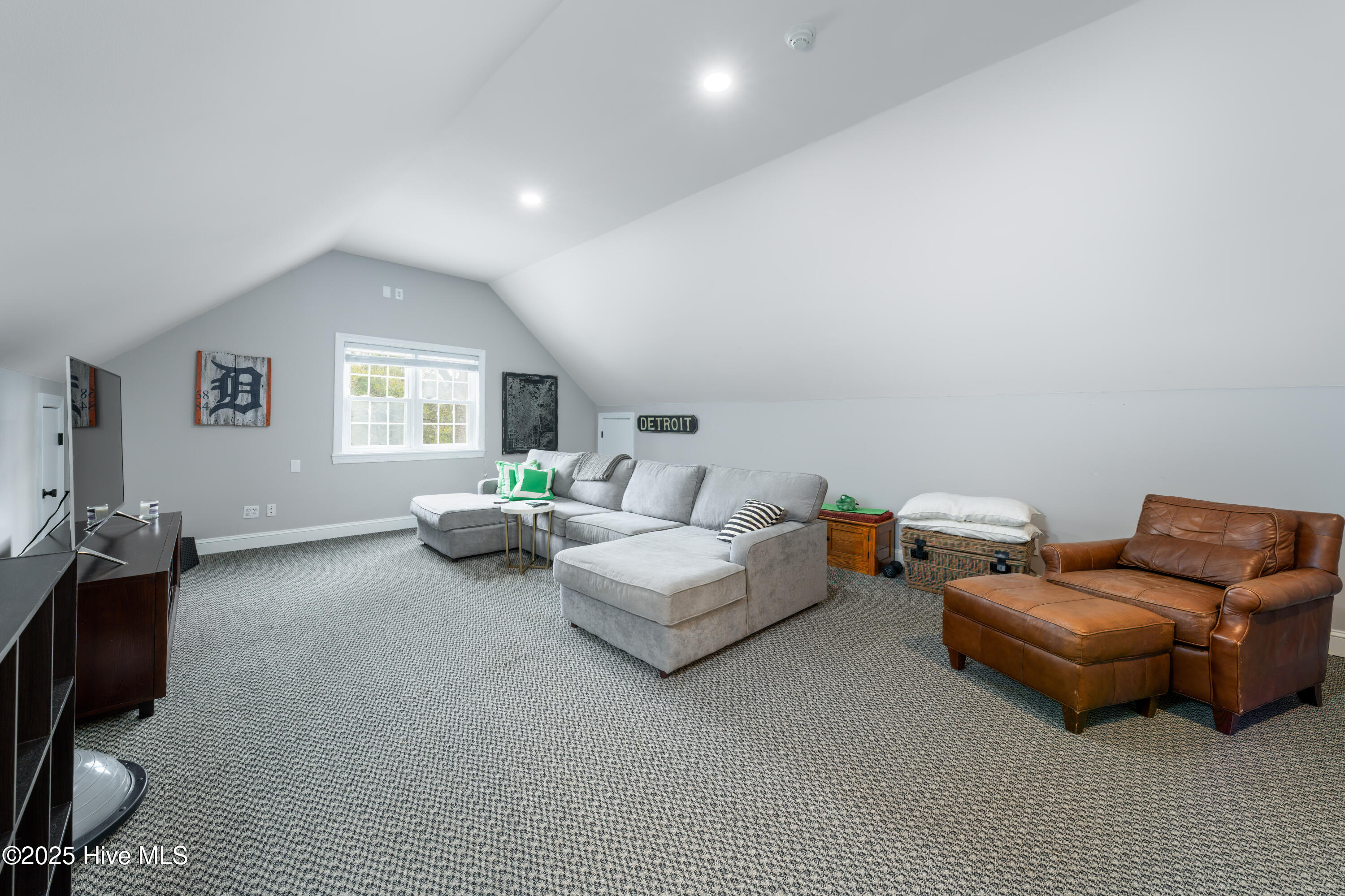 100544767 | Photo 39