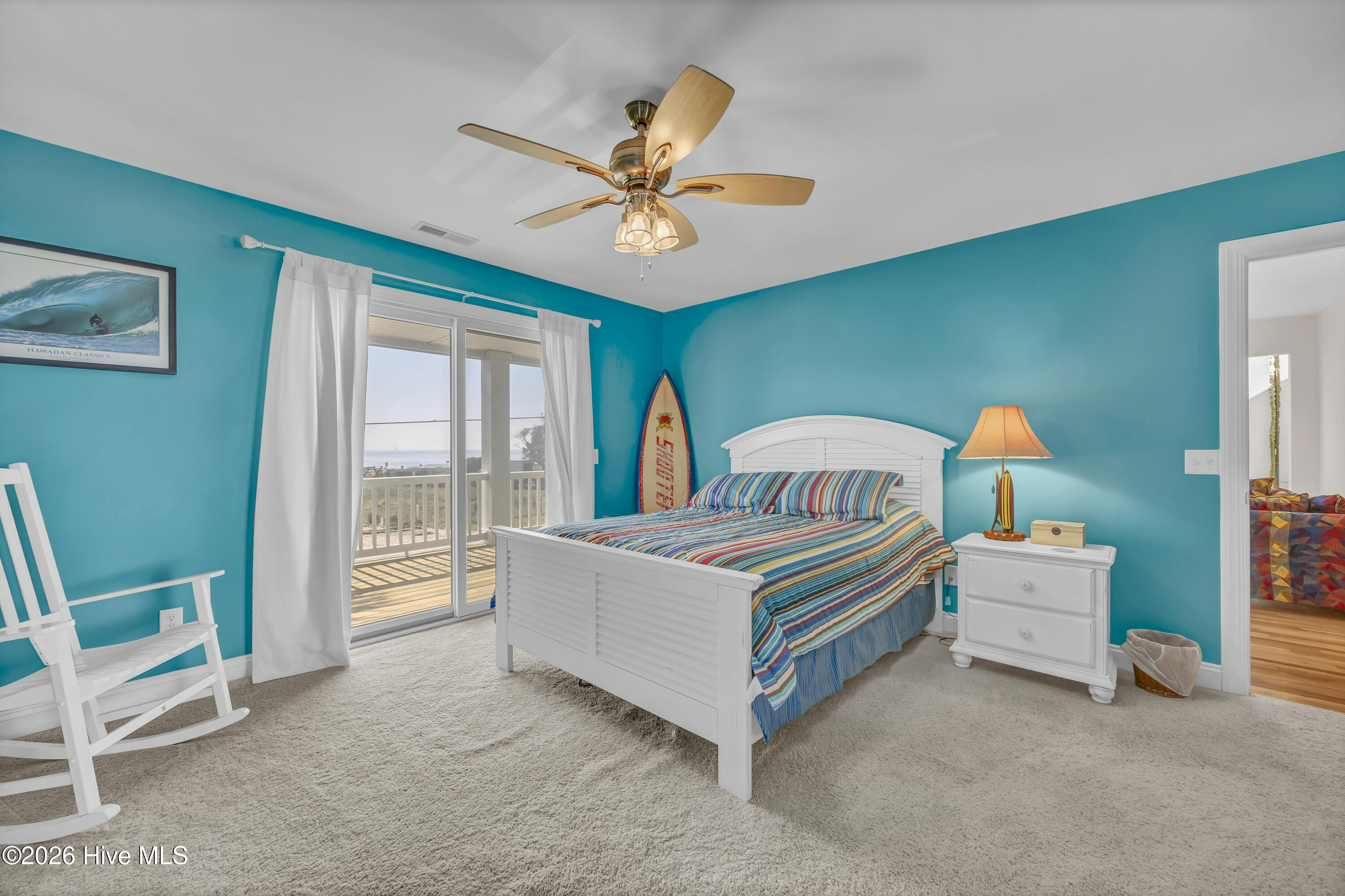 100560542 | Photo 40