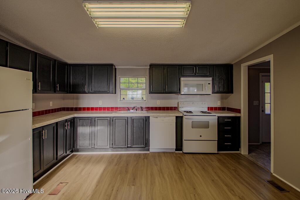 100560483 | Photo 13