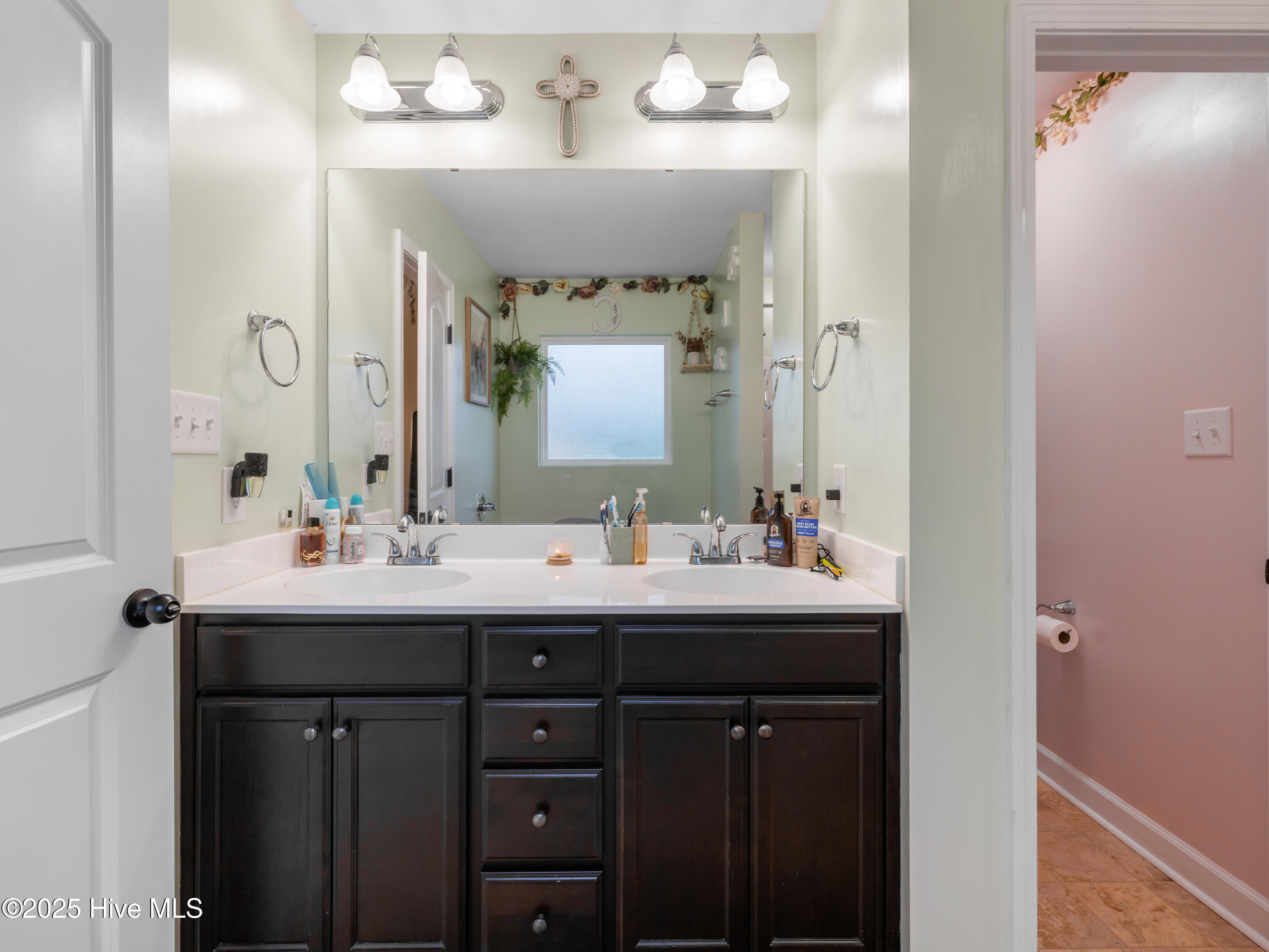 100512056 | Photo 35