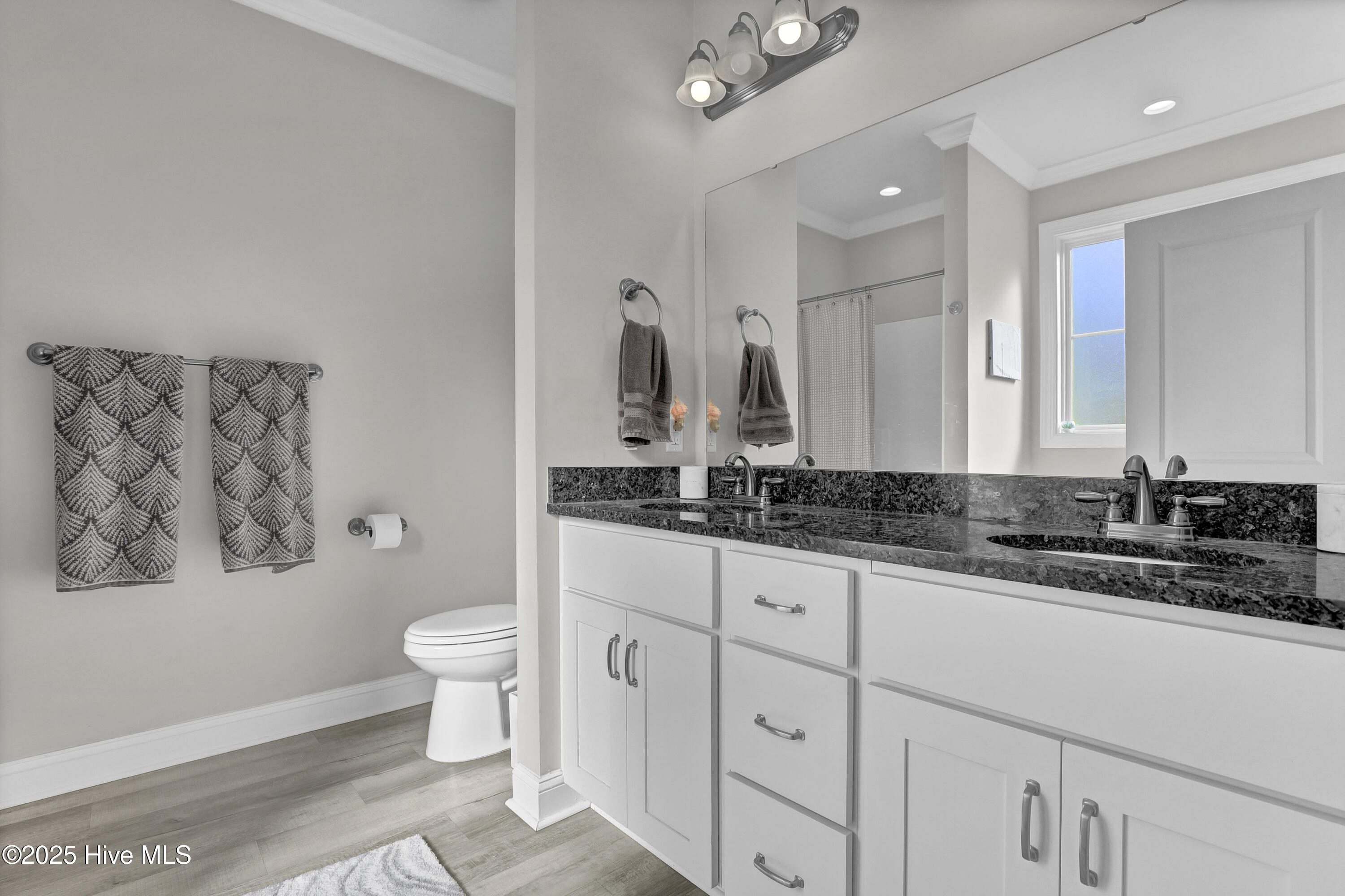 100538907 | Photo 55