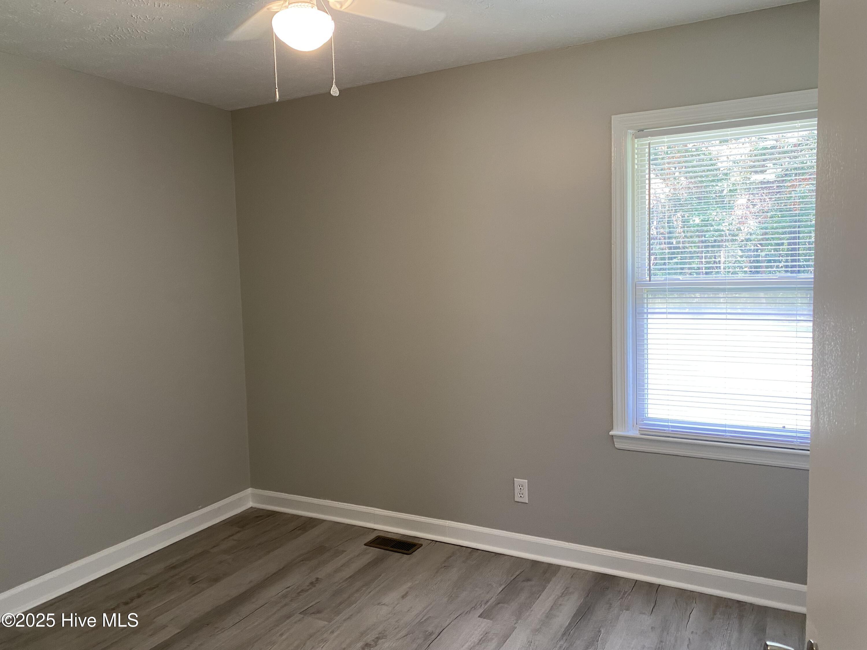 100530577 | Photo 27