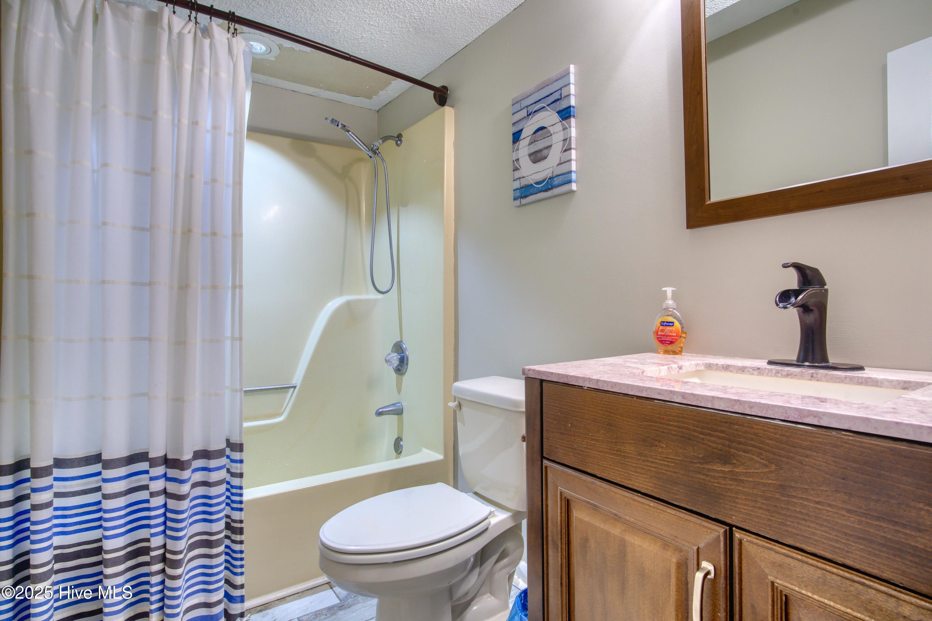 100521516 | Photo 25