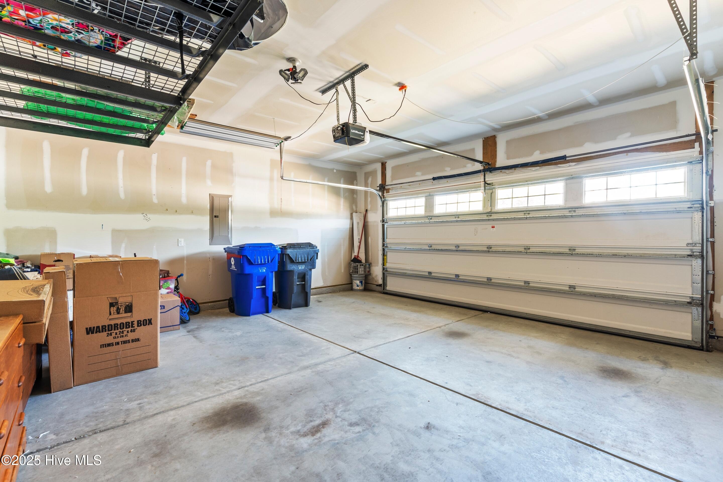 100522432 | Photo 55