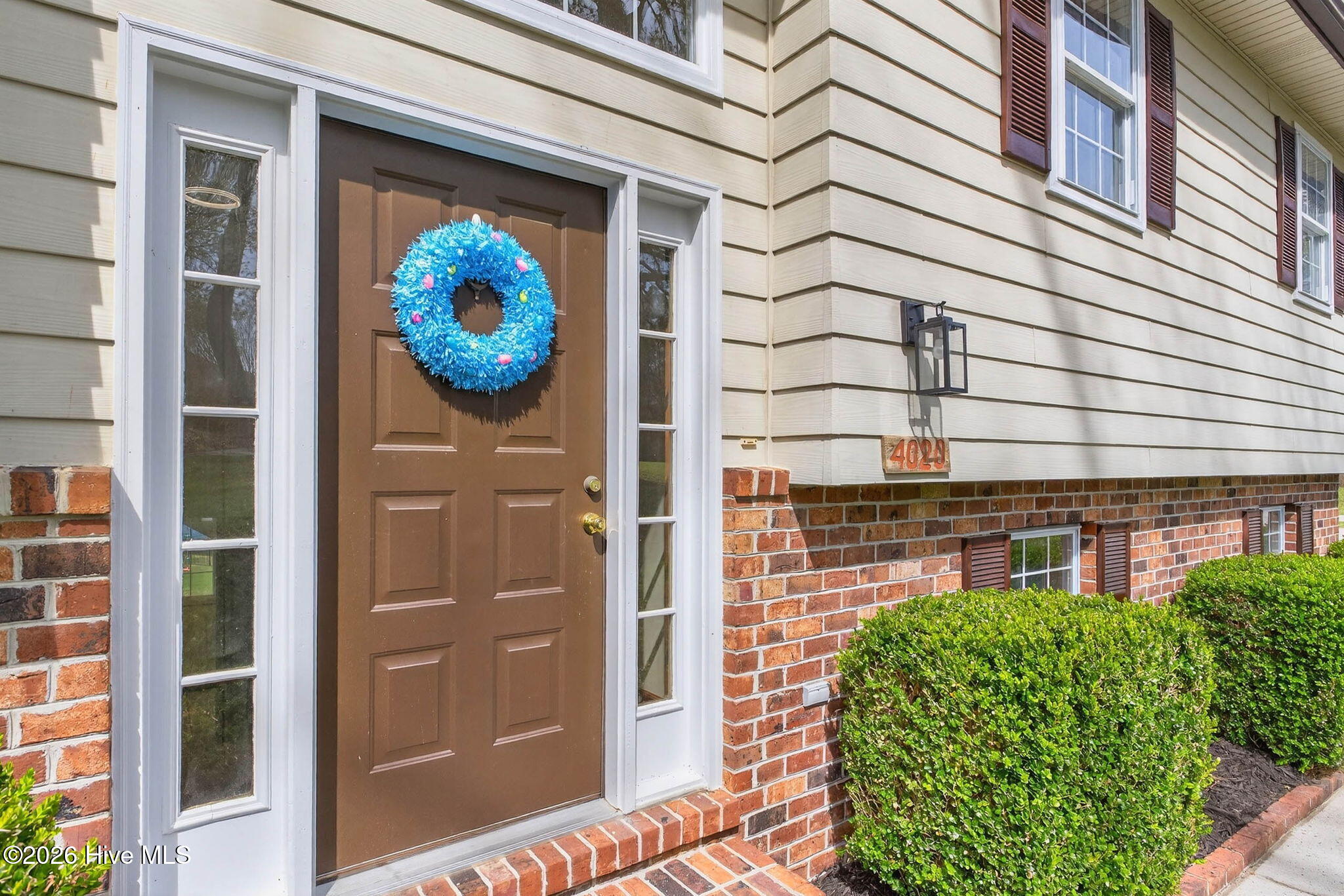 100561895 | Photo 41