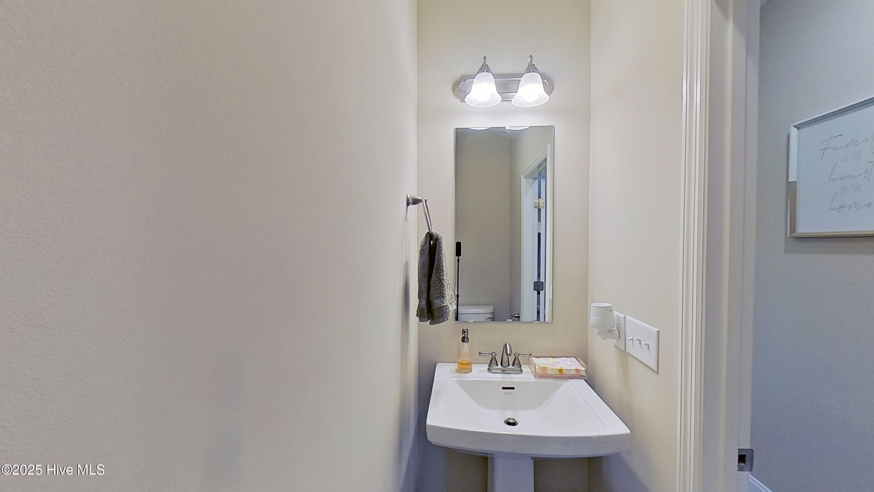 100567217 | Photo 12