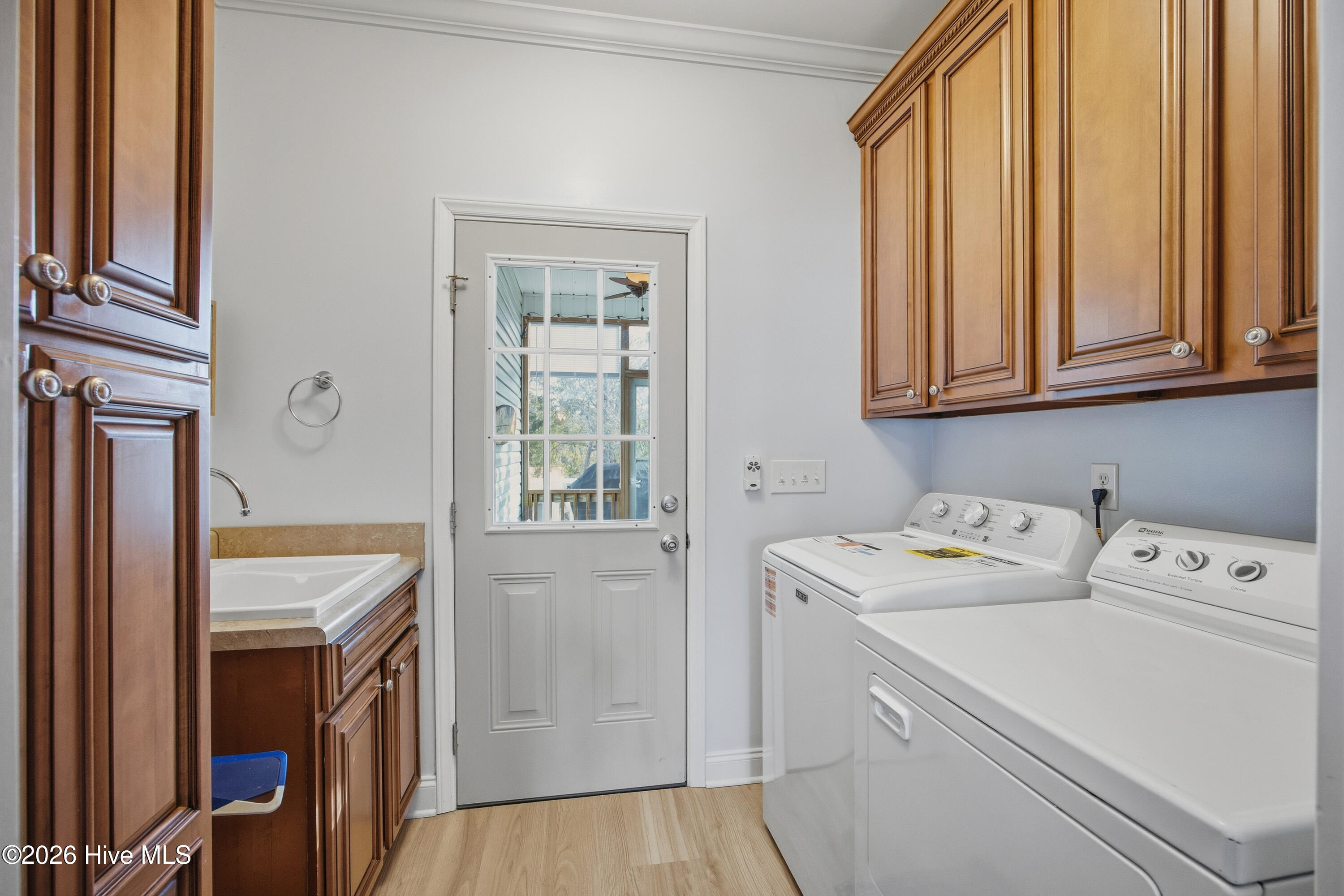 100552701 | Photo 49