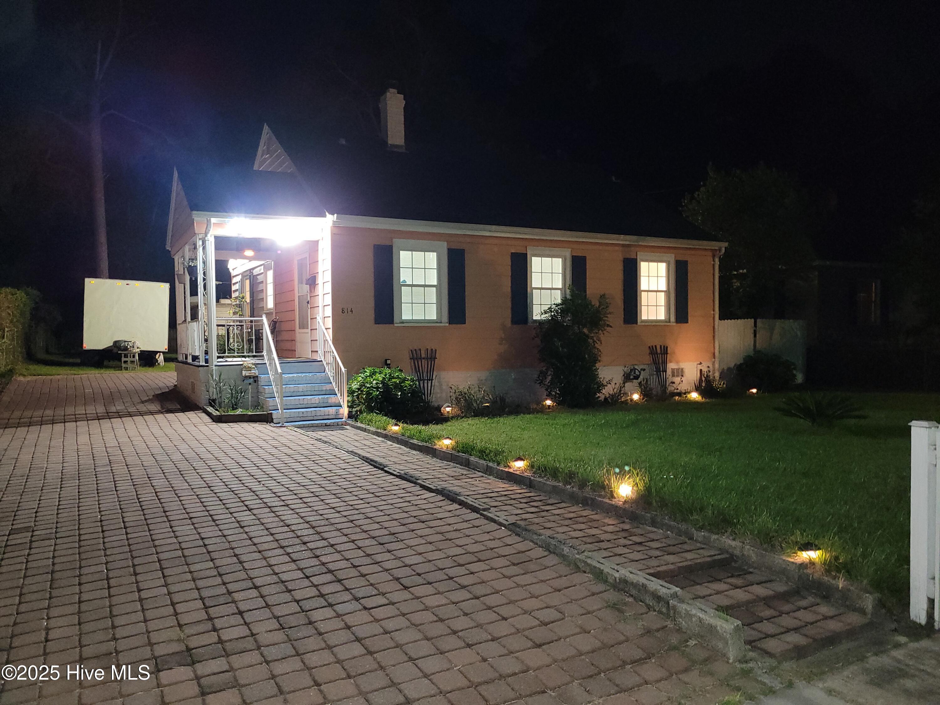 100531827 | Photo 36