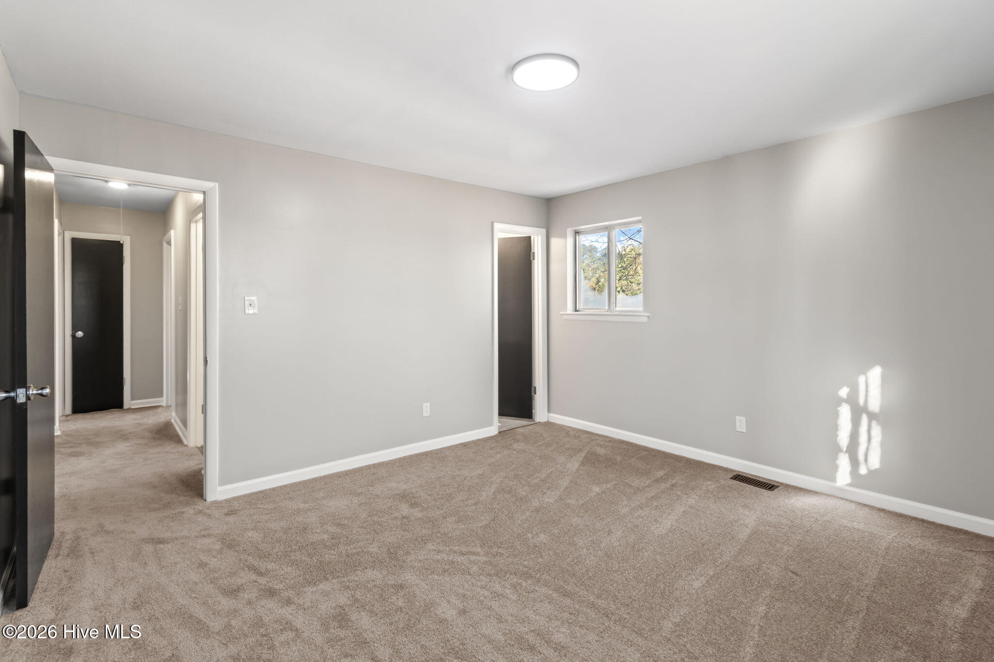 100560712 | Photo 25