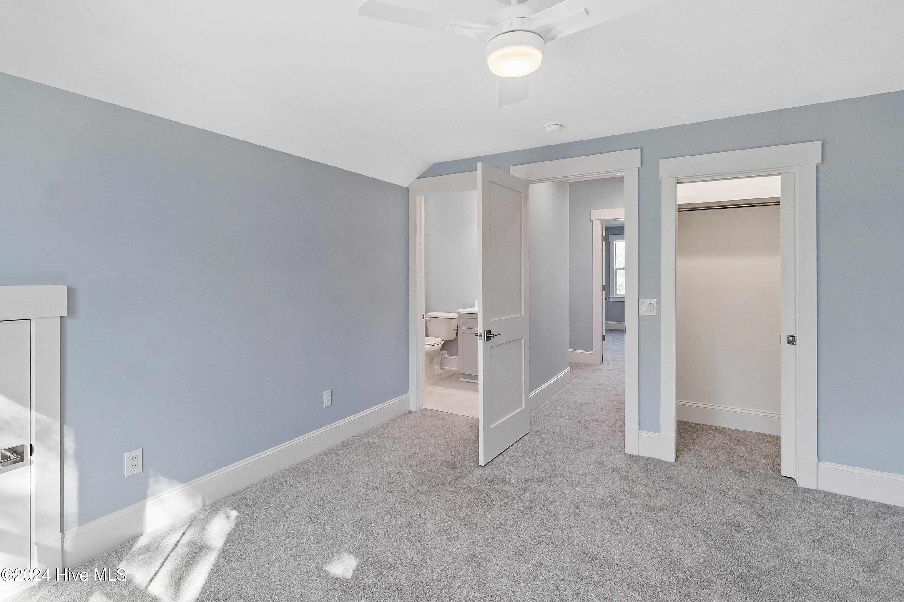 100451918 | Photo 34