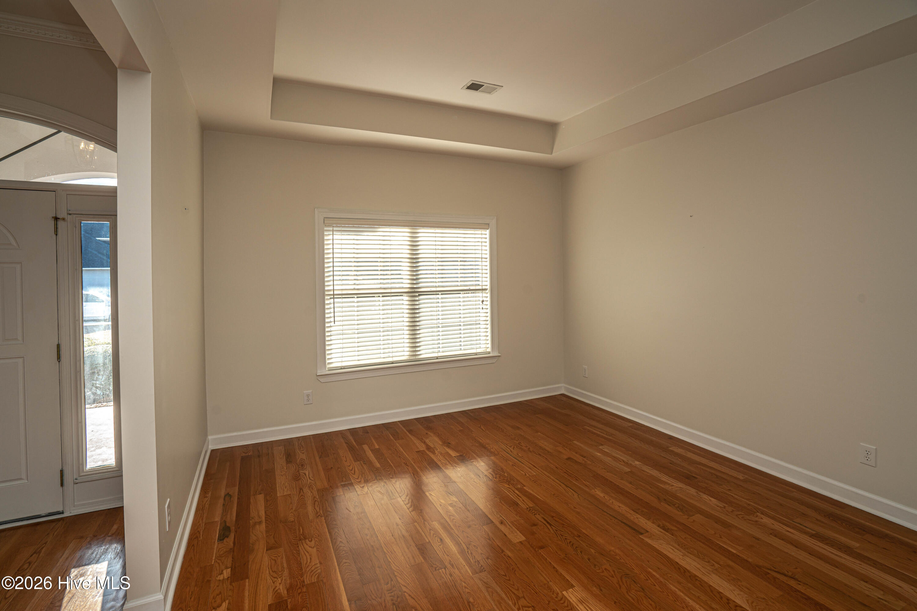 100553430 | Photo 13