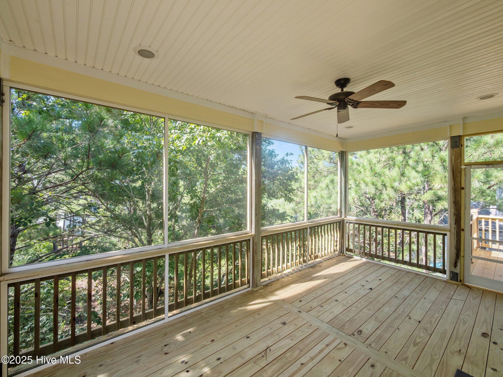 100518679 | Photo 20