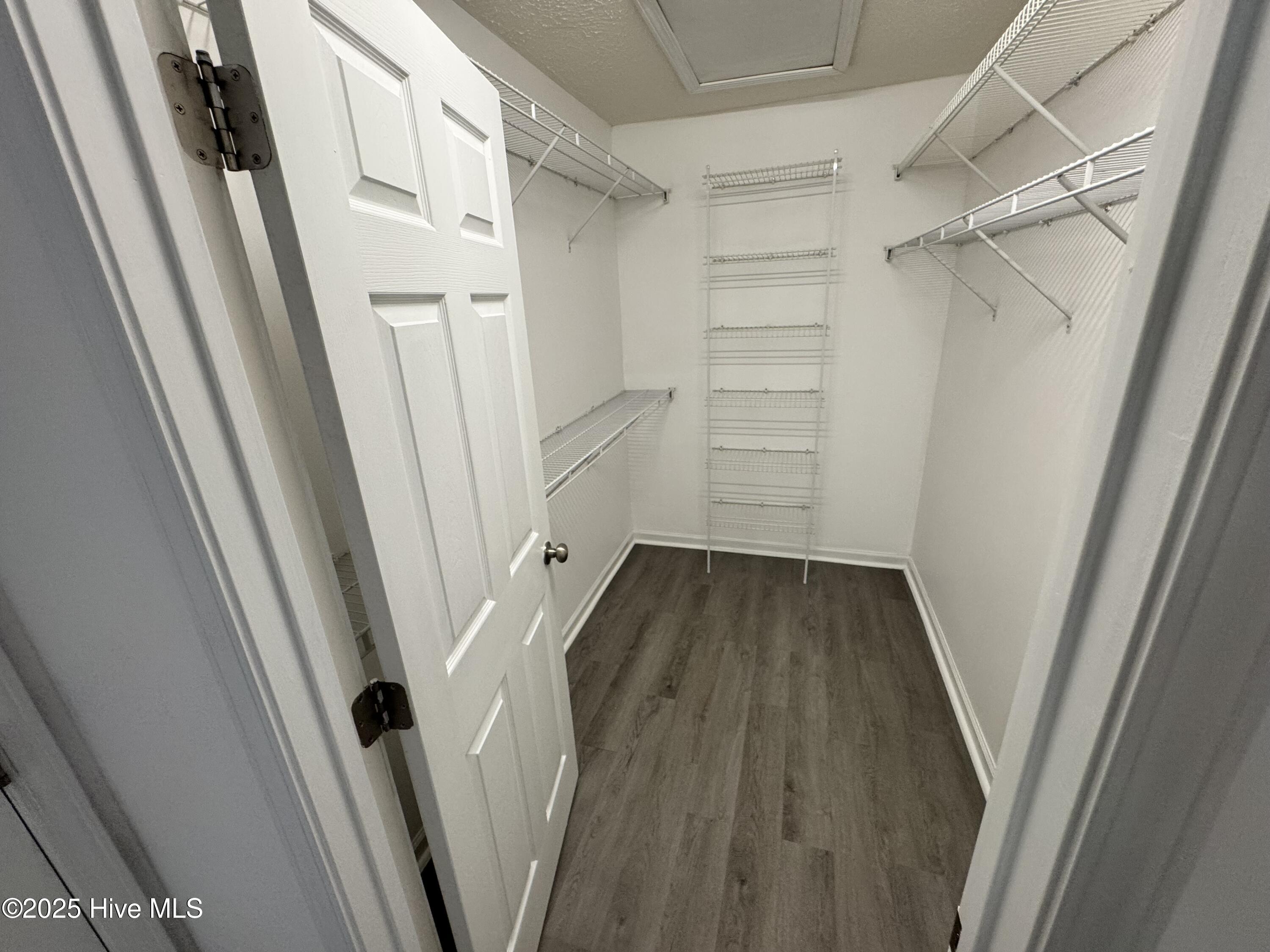 100546711 | Photo 13