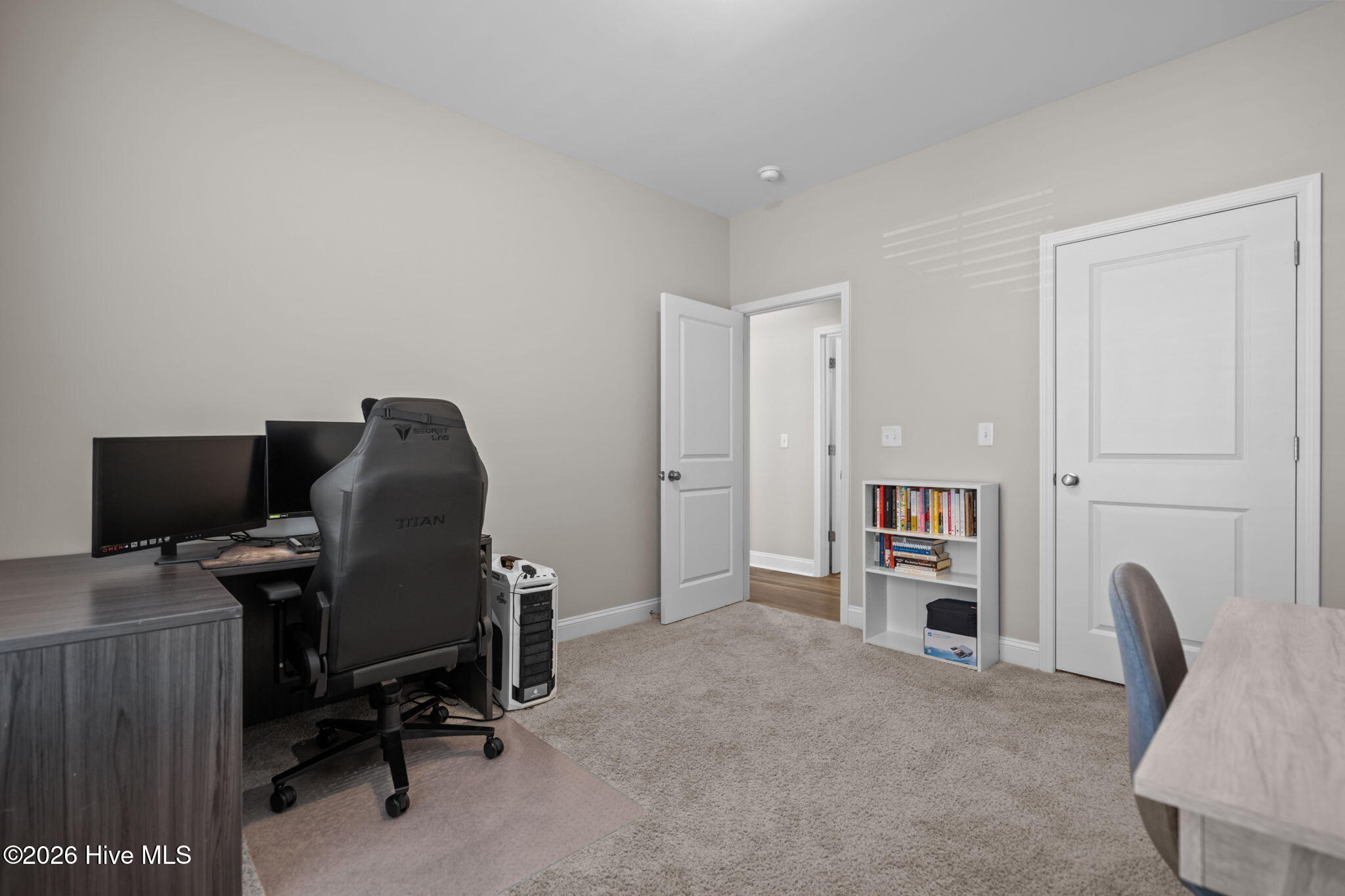 100557039 | Photo 30