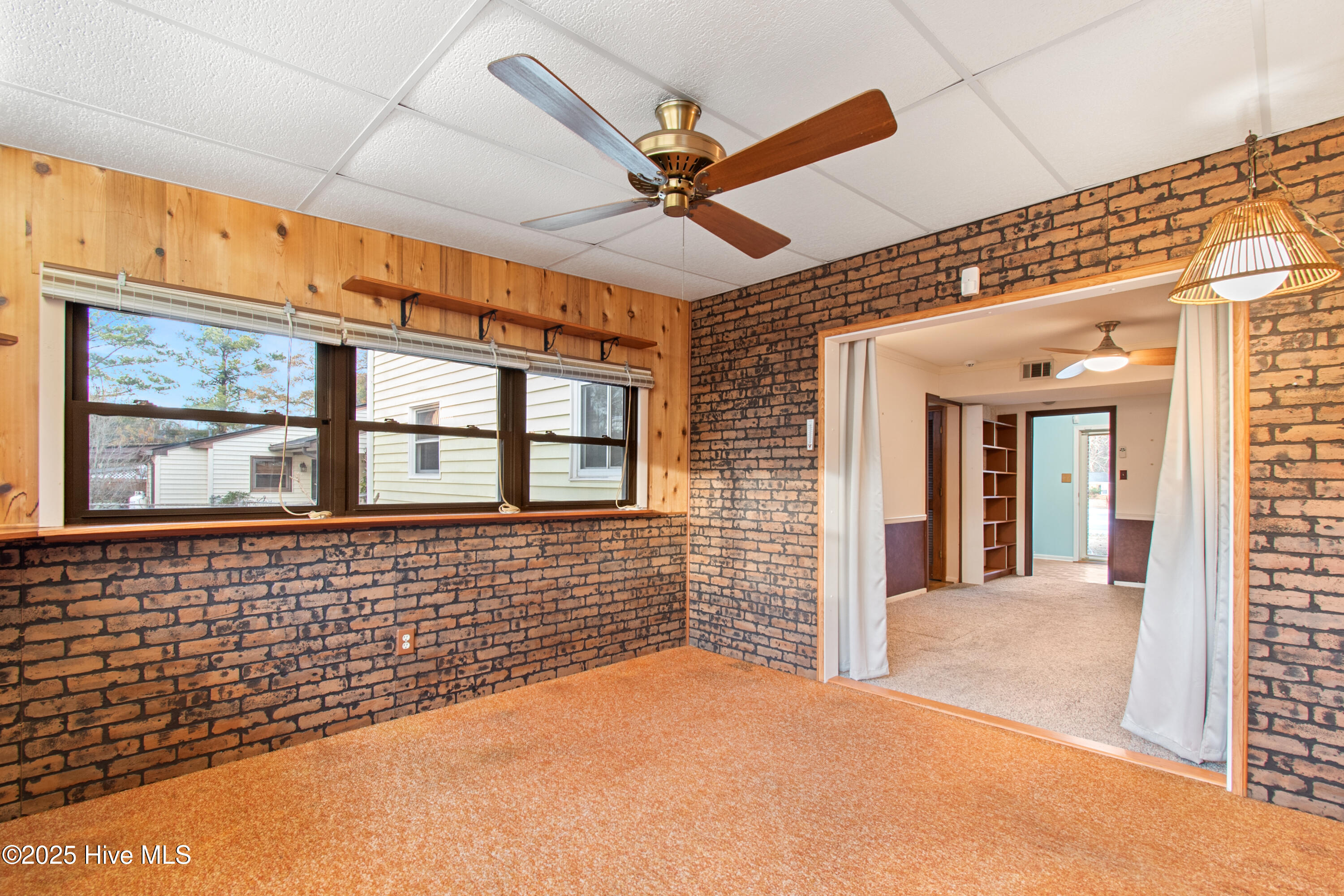 100538072 | Photo 14