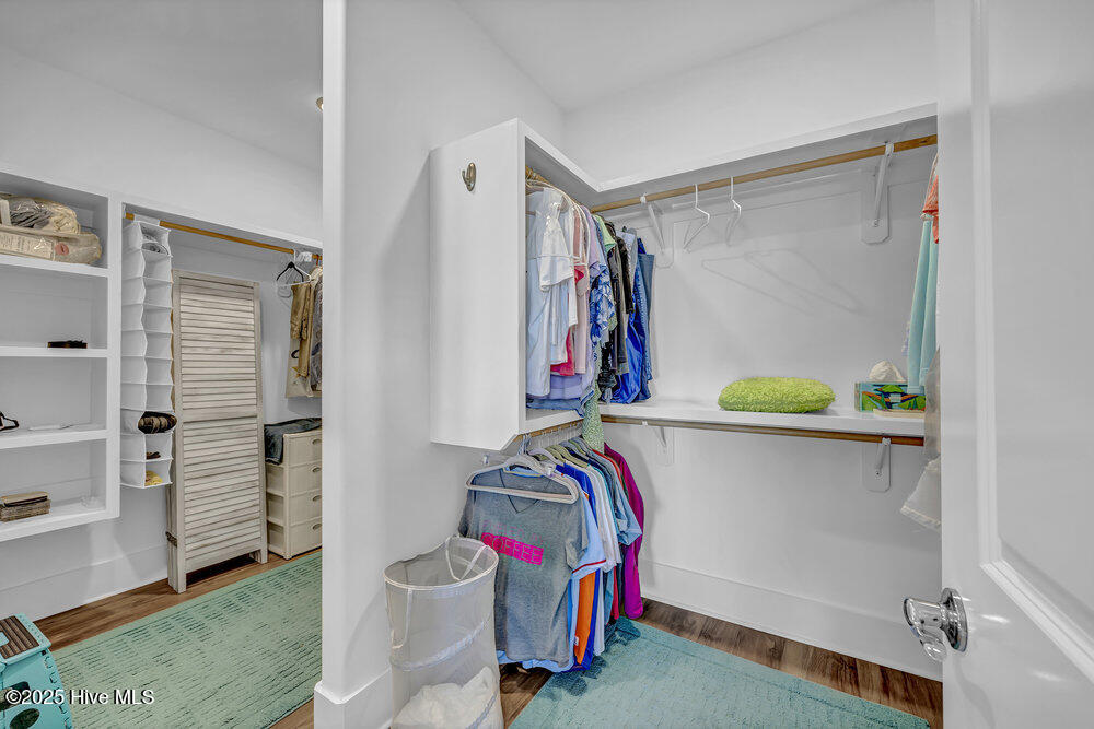 100535537 | Photo 19