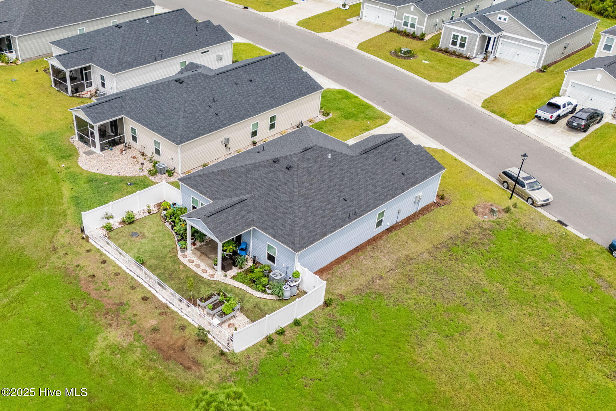 5-web-or-mls-967 Bourne Dr SW 3