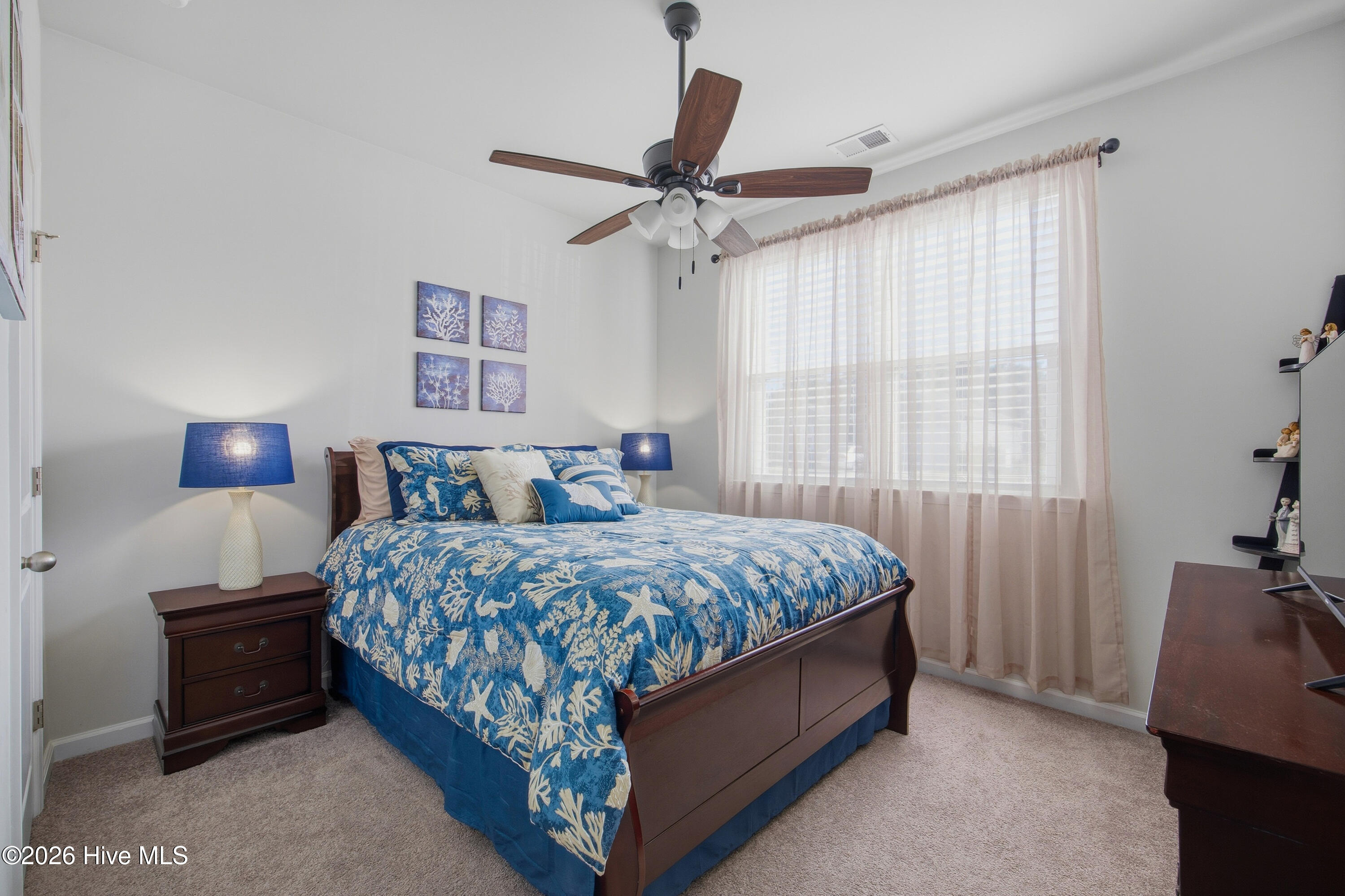 100550888 | Photo 11