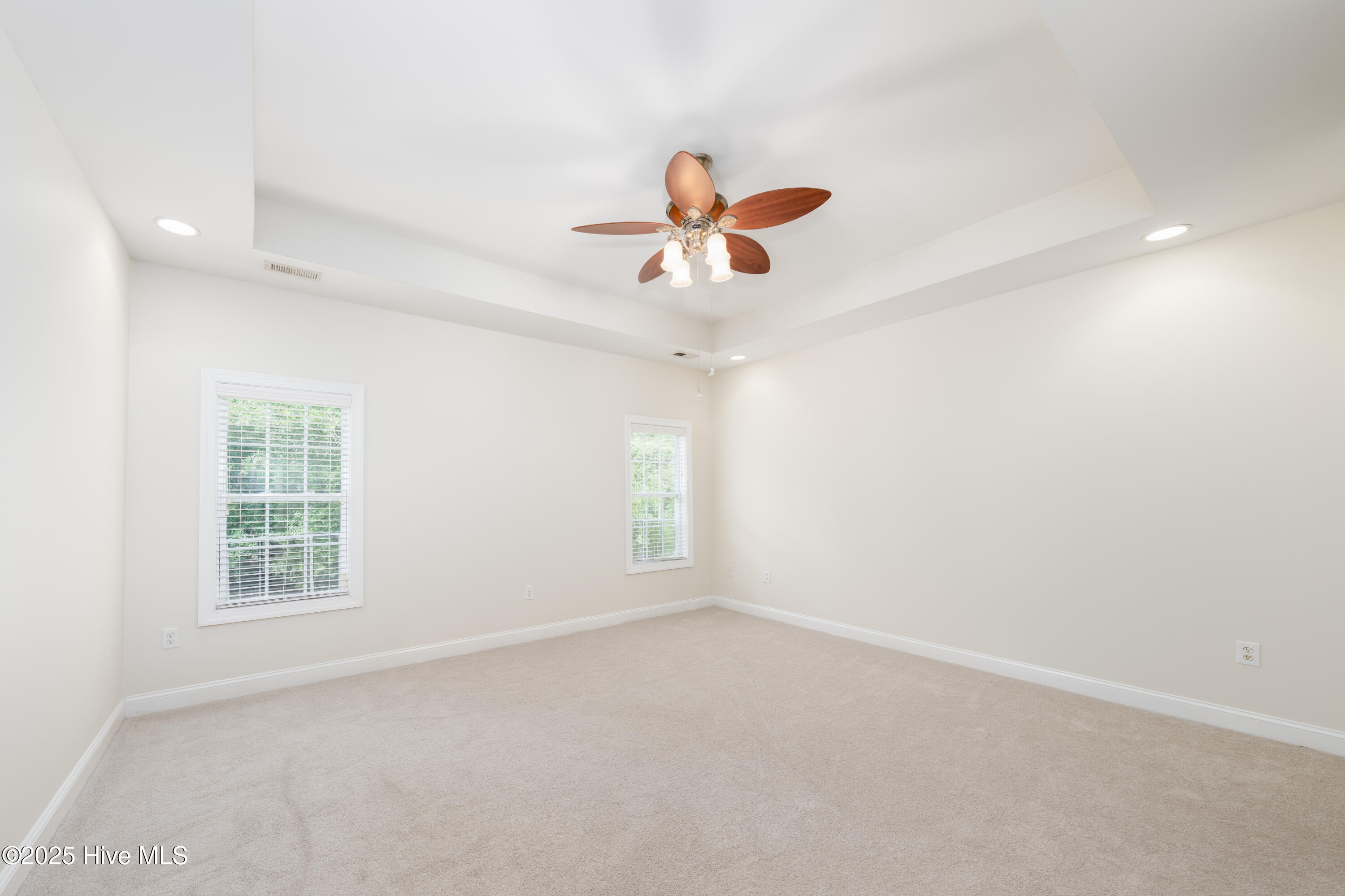 100513882 | Photo 26