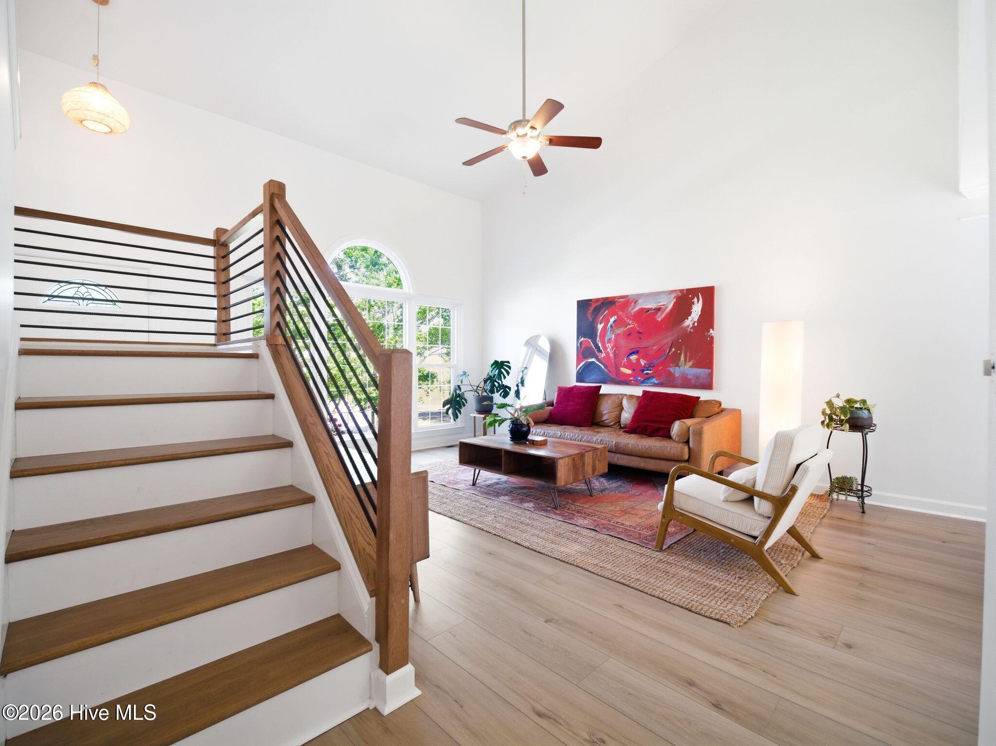 100568966 | Photo 30