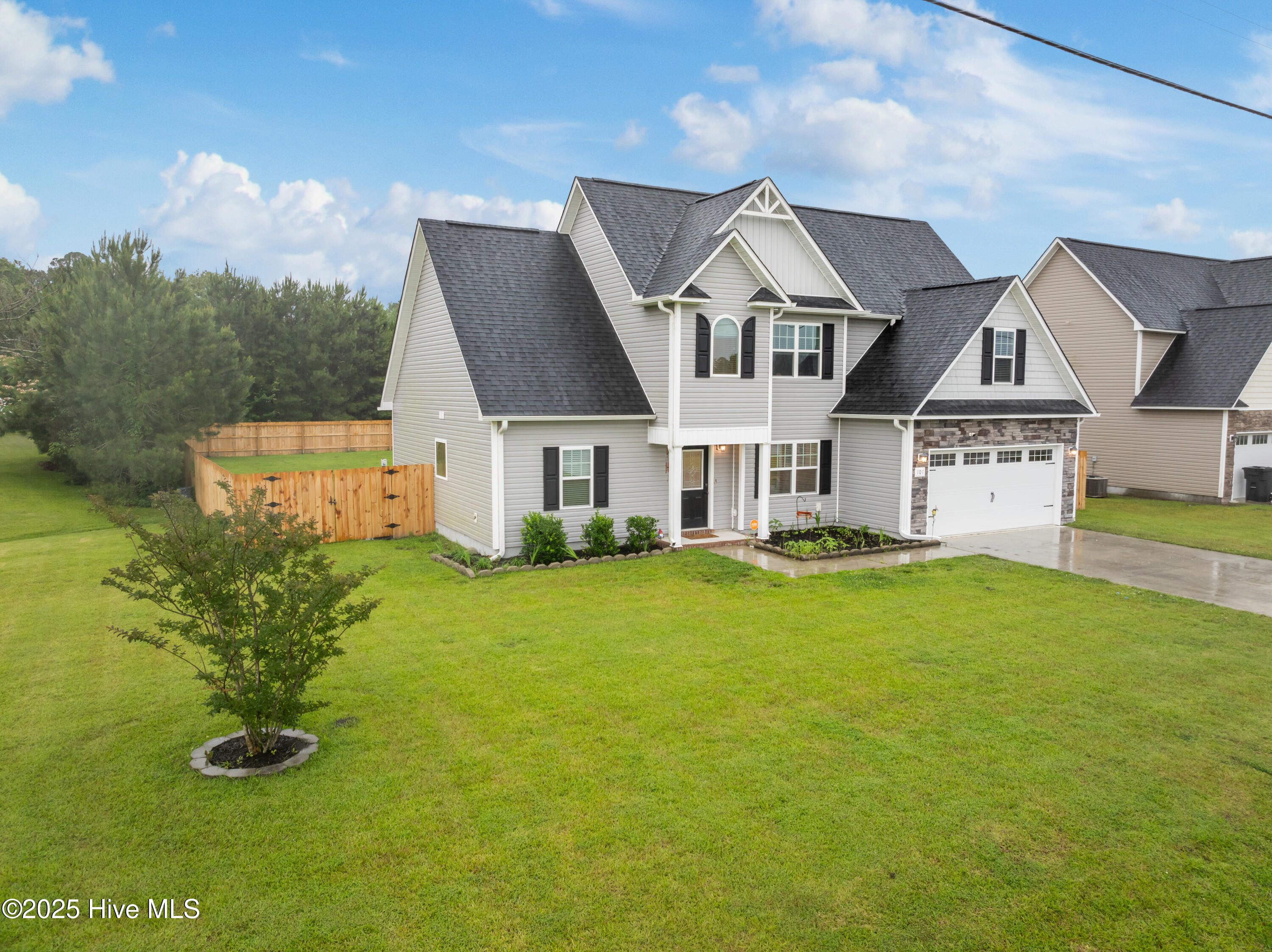 100512056 | Photo 51