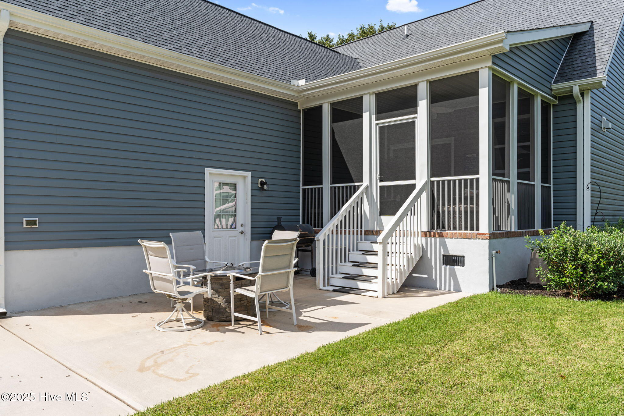 100530227 | Photo 18