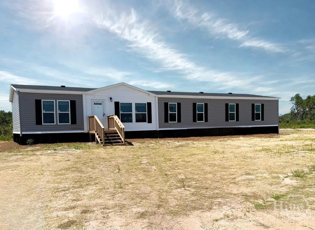 Homes for sale in Hinesville, GA | 215 County Line Road, Hinesville, GA 31313 | MLS# SA343923