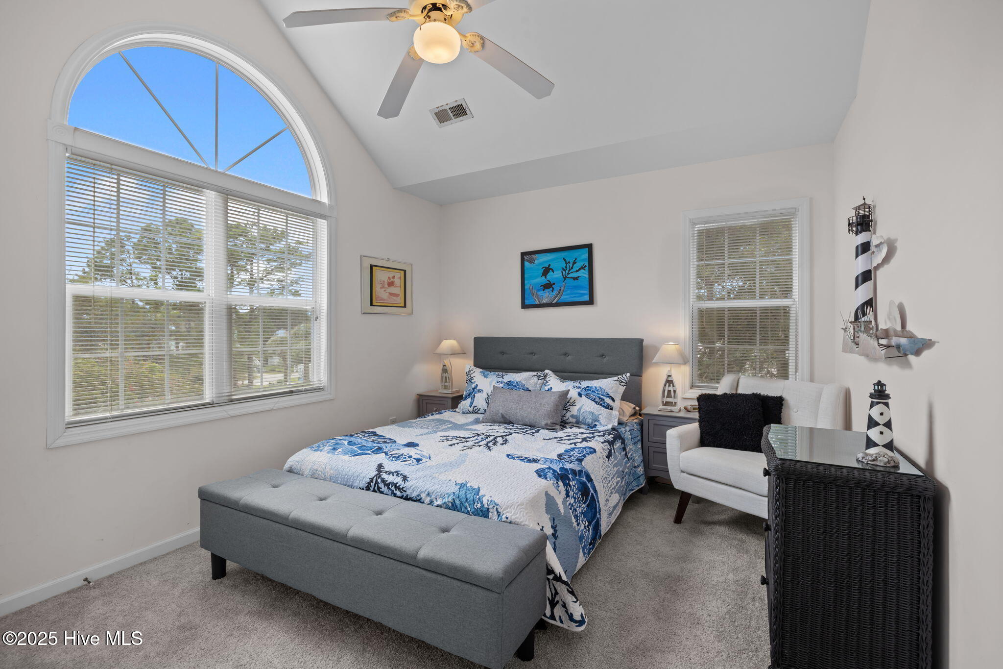 100526742 | Photo 42