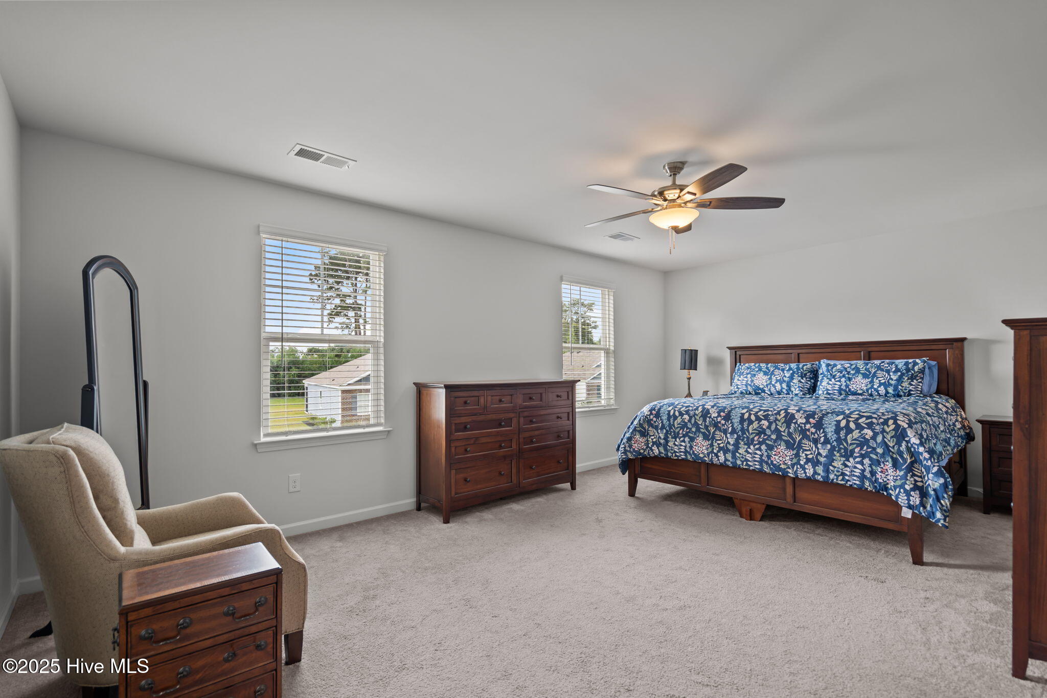 100532297 | Photo 18