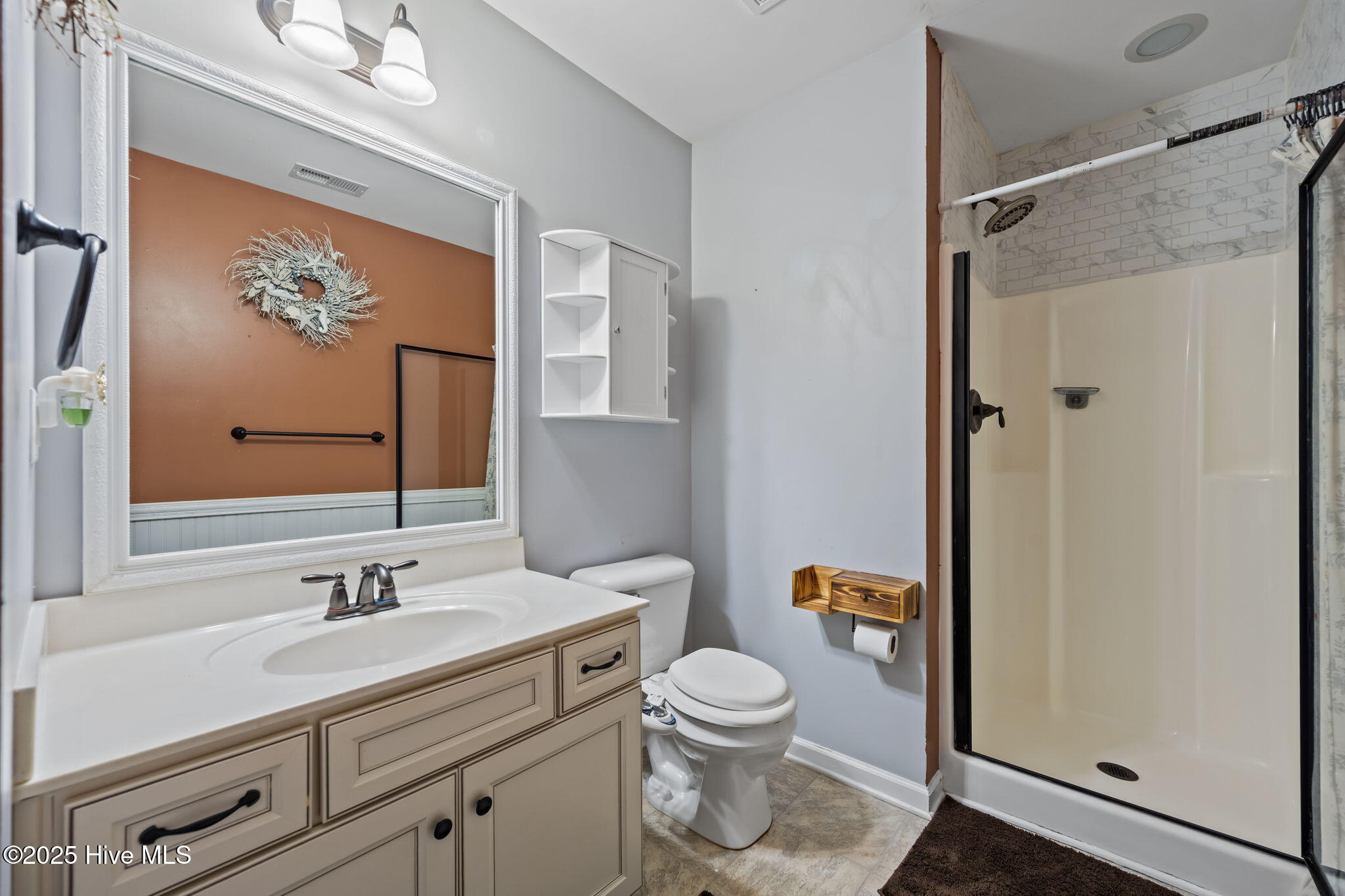 100535491 | Photo 32