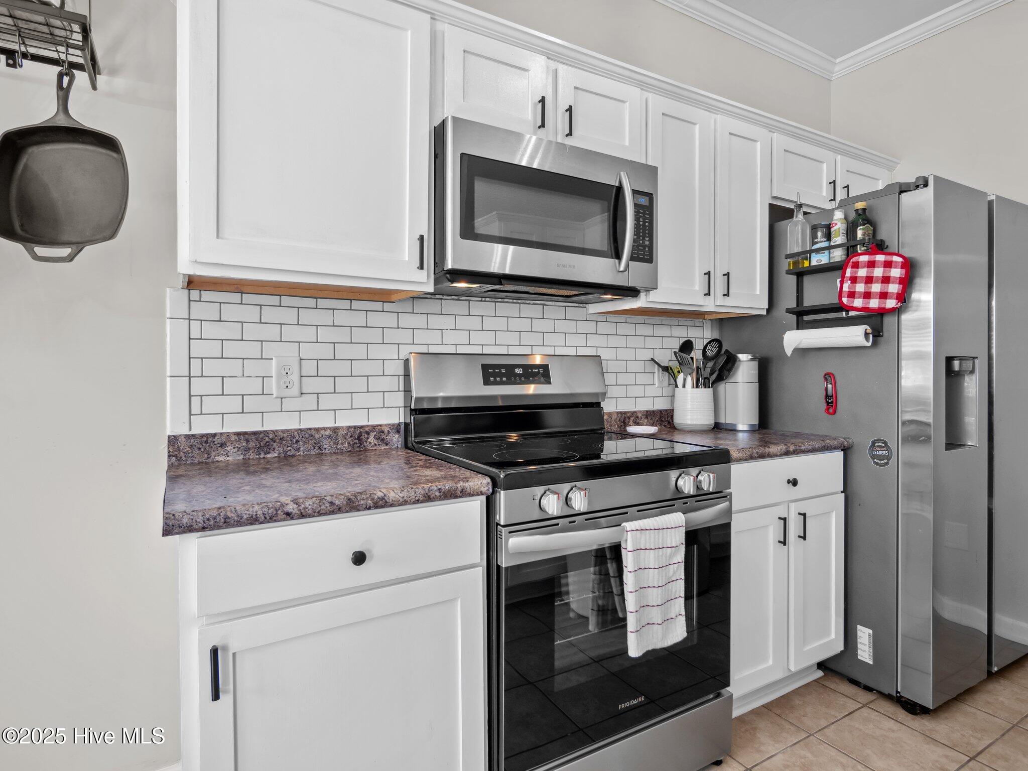 100561630 | Photo 21