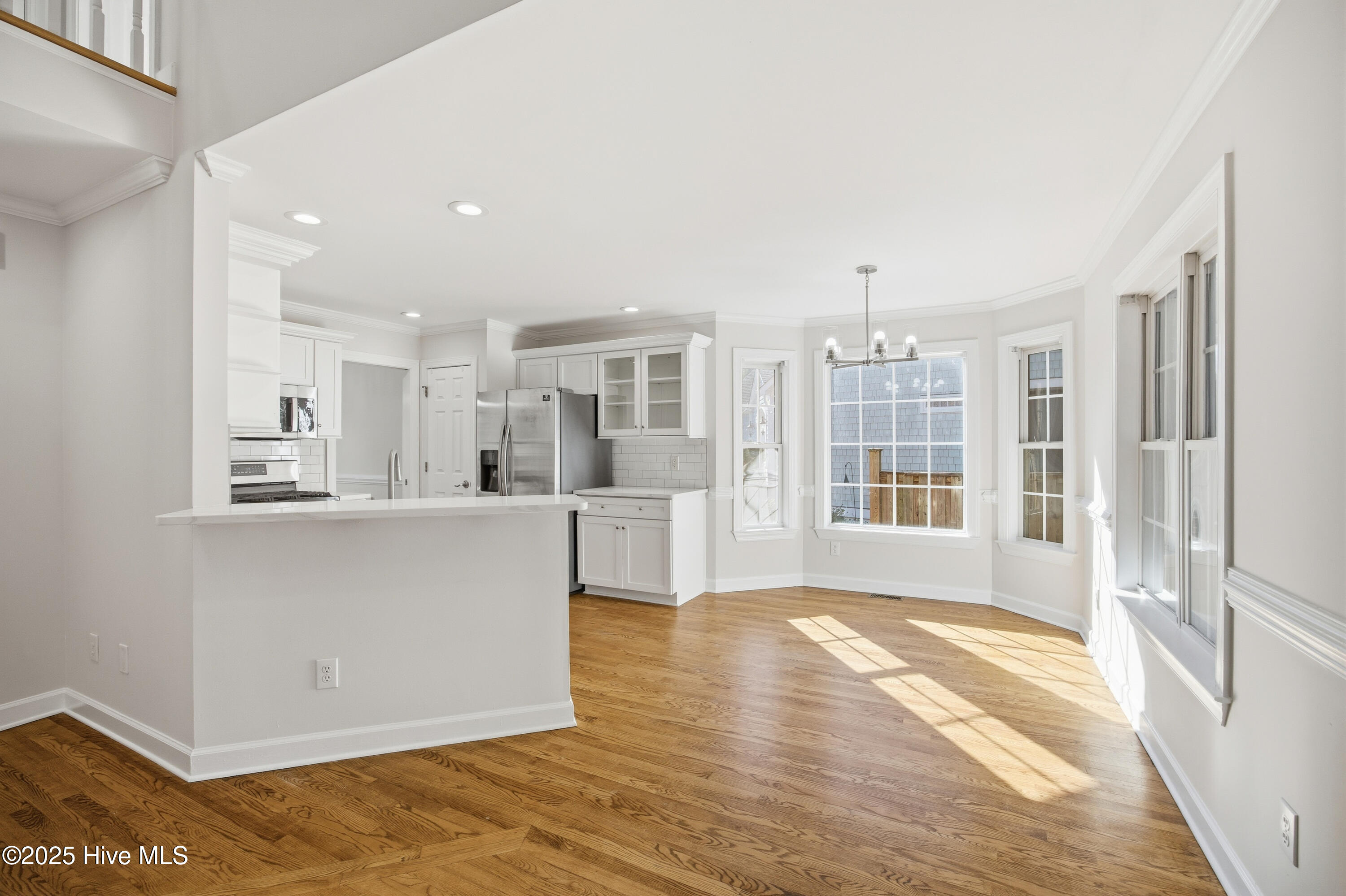 100545806 | Photo 14