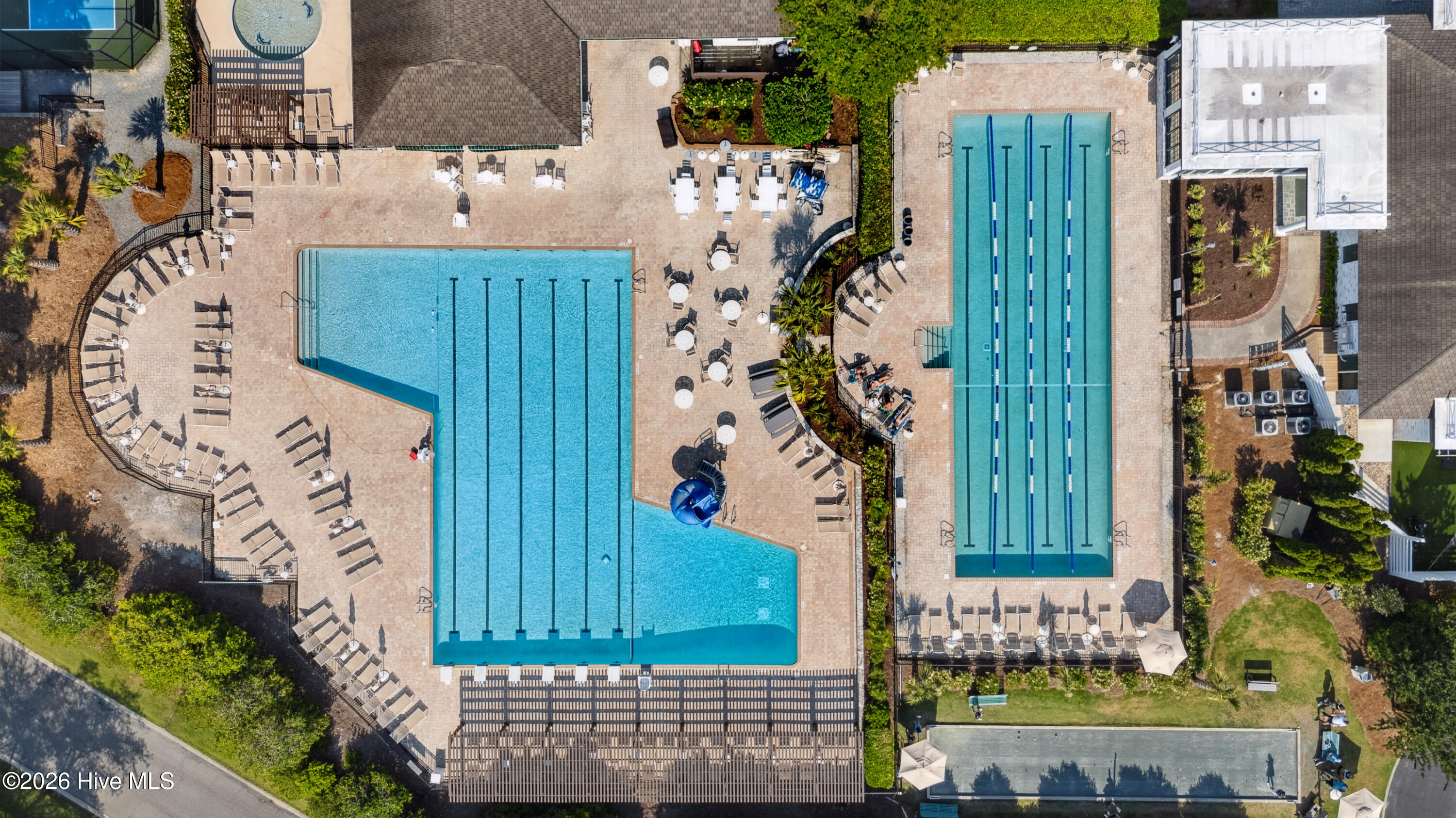 100552064 | Photo 46