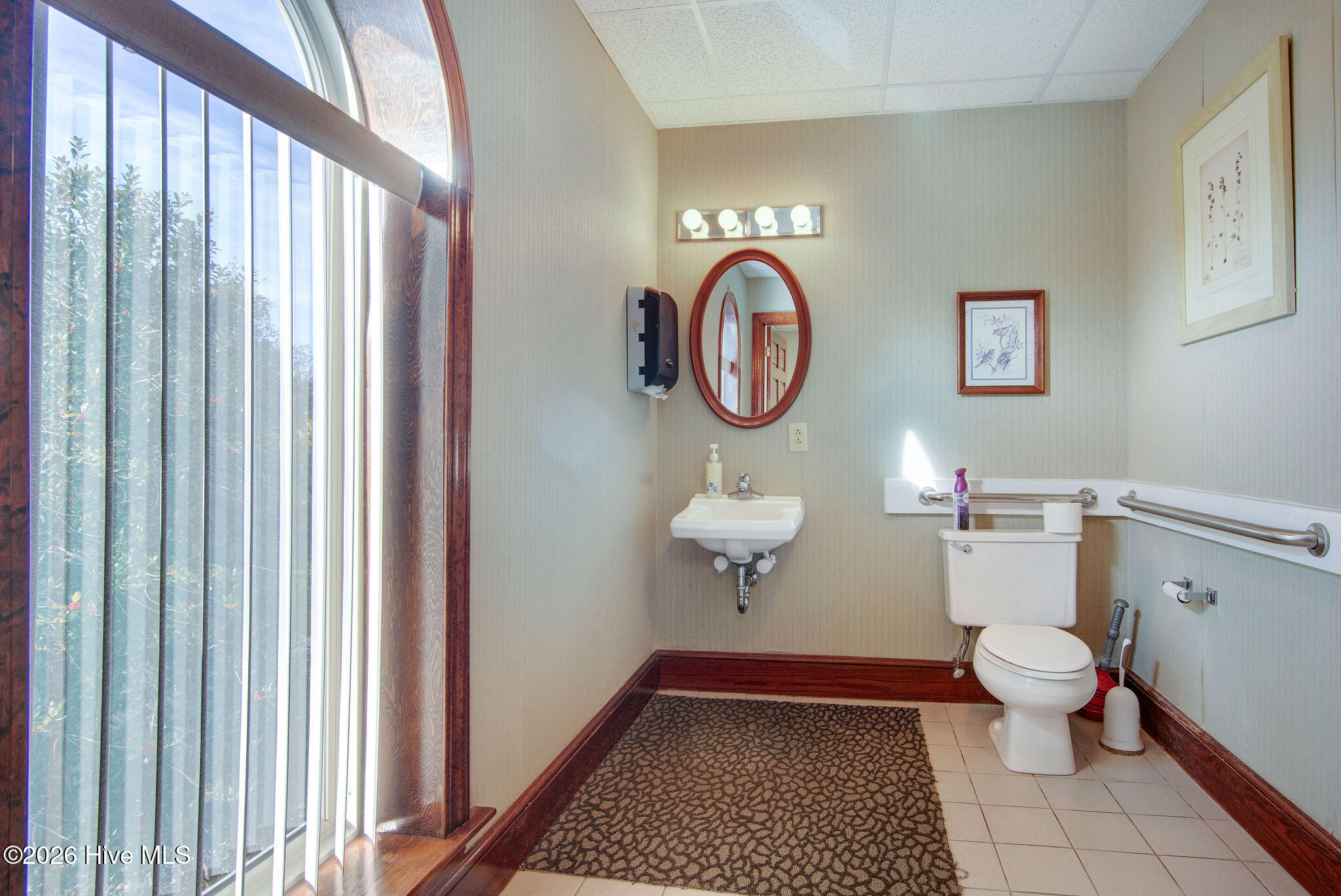 112 Old Bridge Street, Jacksonville, NC, 28540