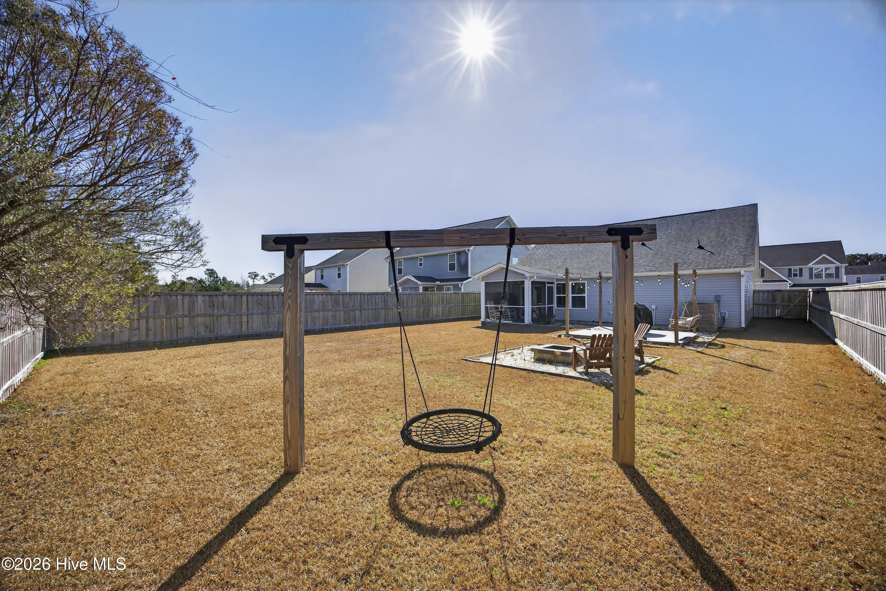 100553083 | Photo 34