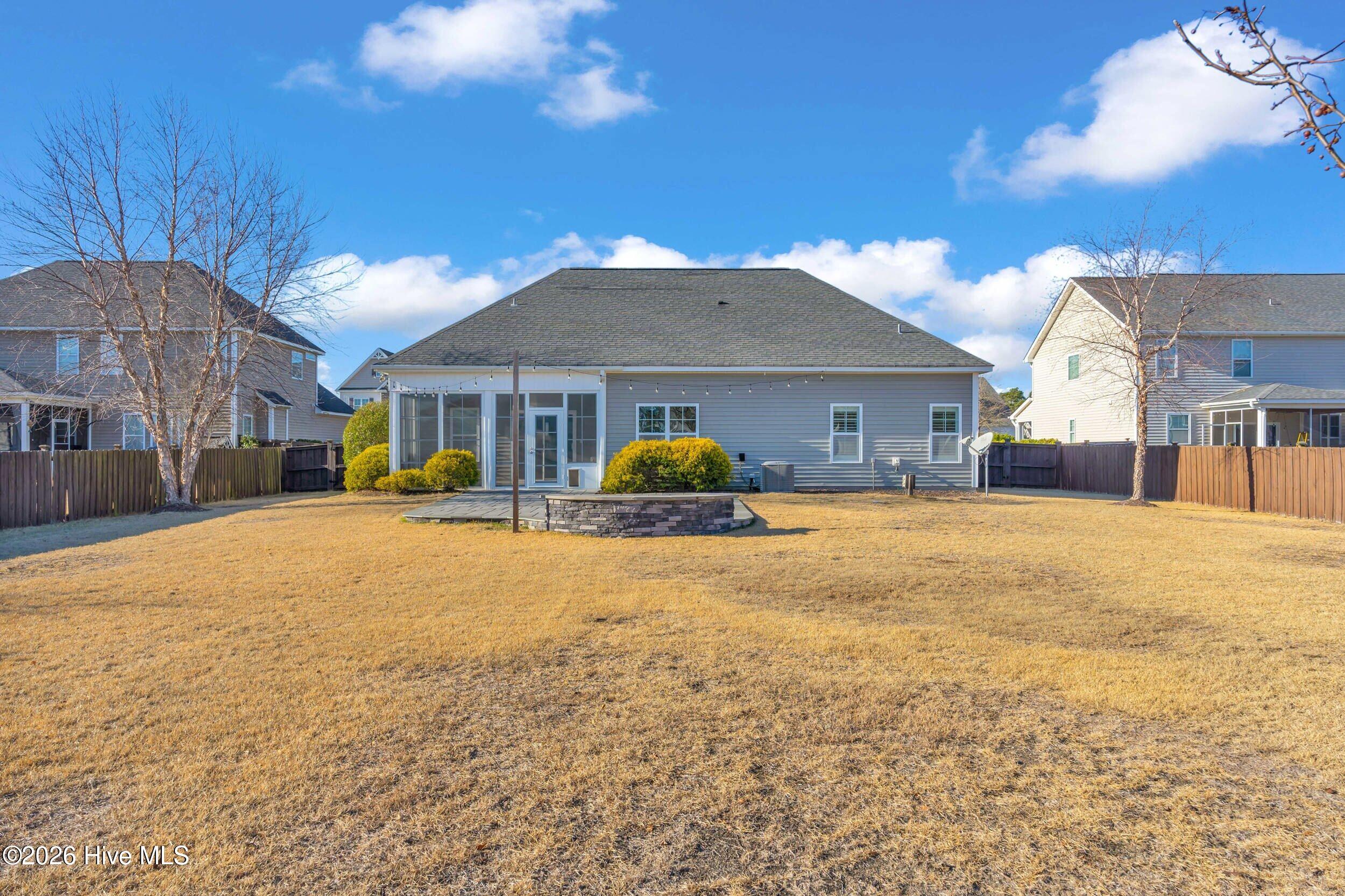 100551592 | Photo 36