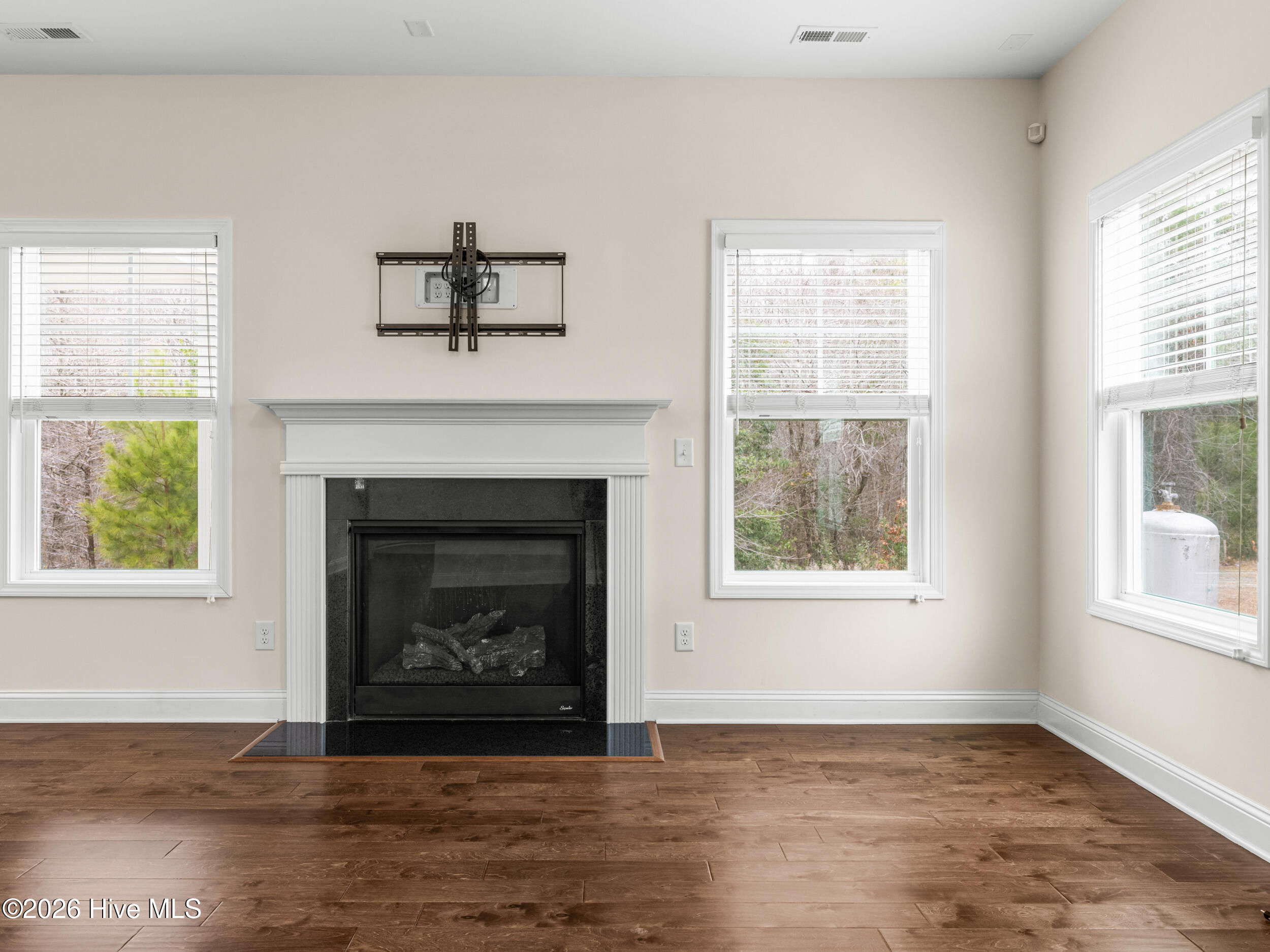 100548772 | Photo 13