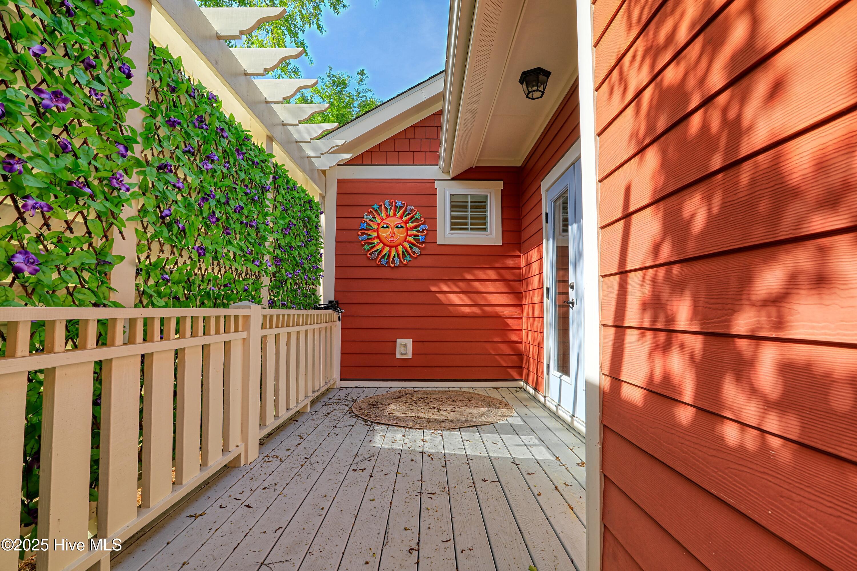 100502836 | Photo 34