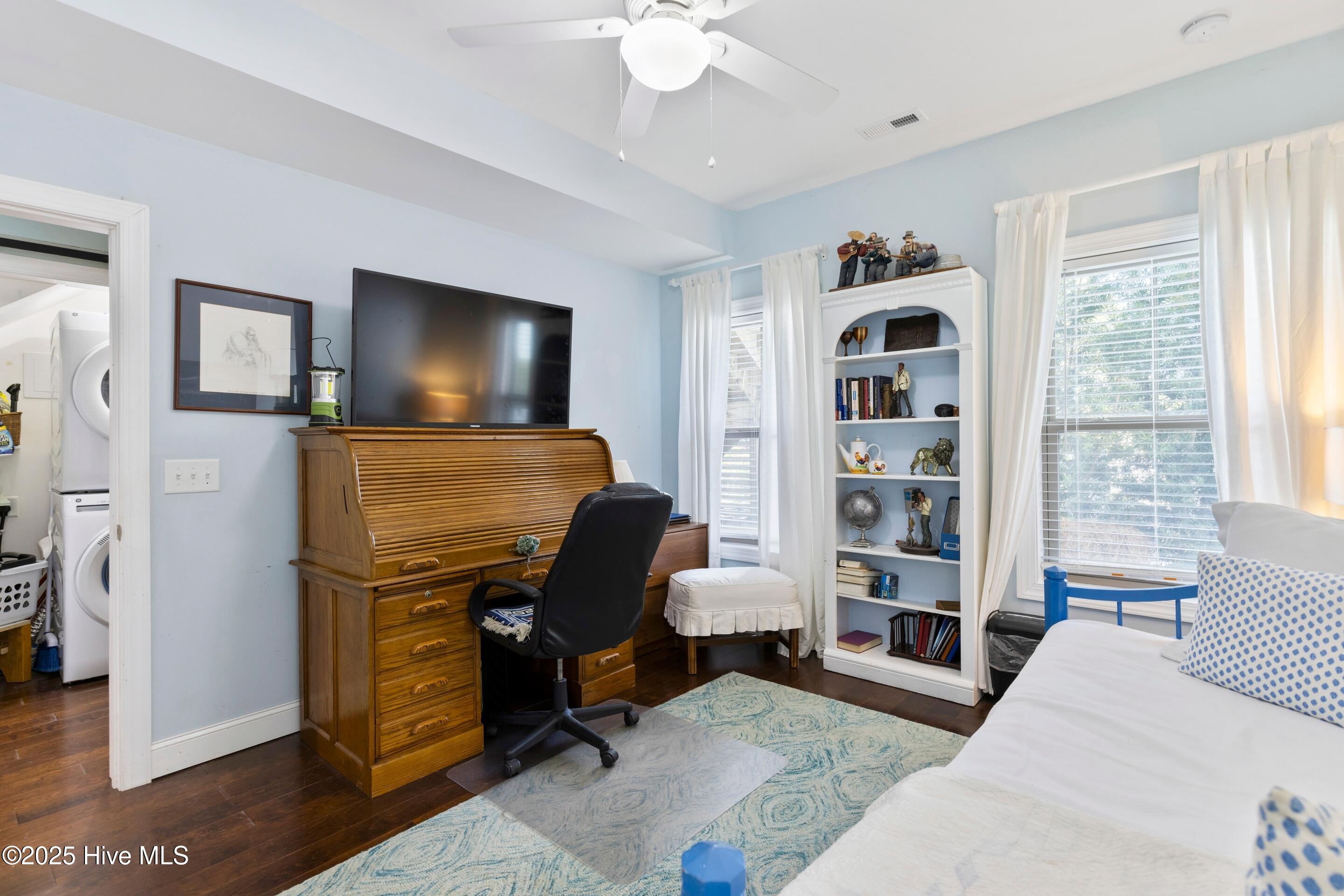 100536198 | Photo 45