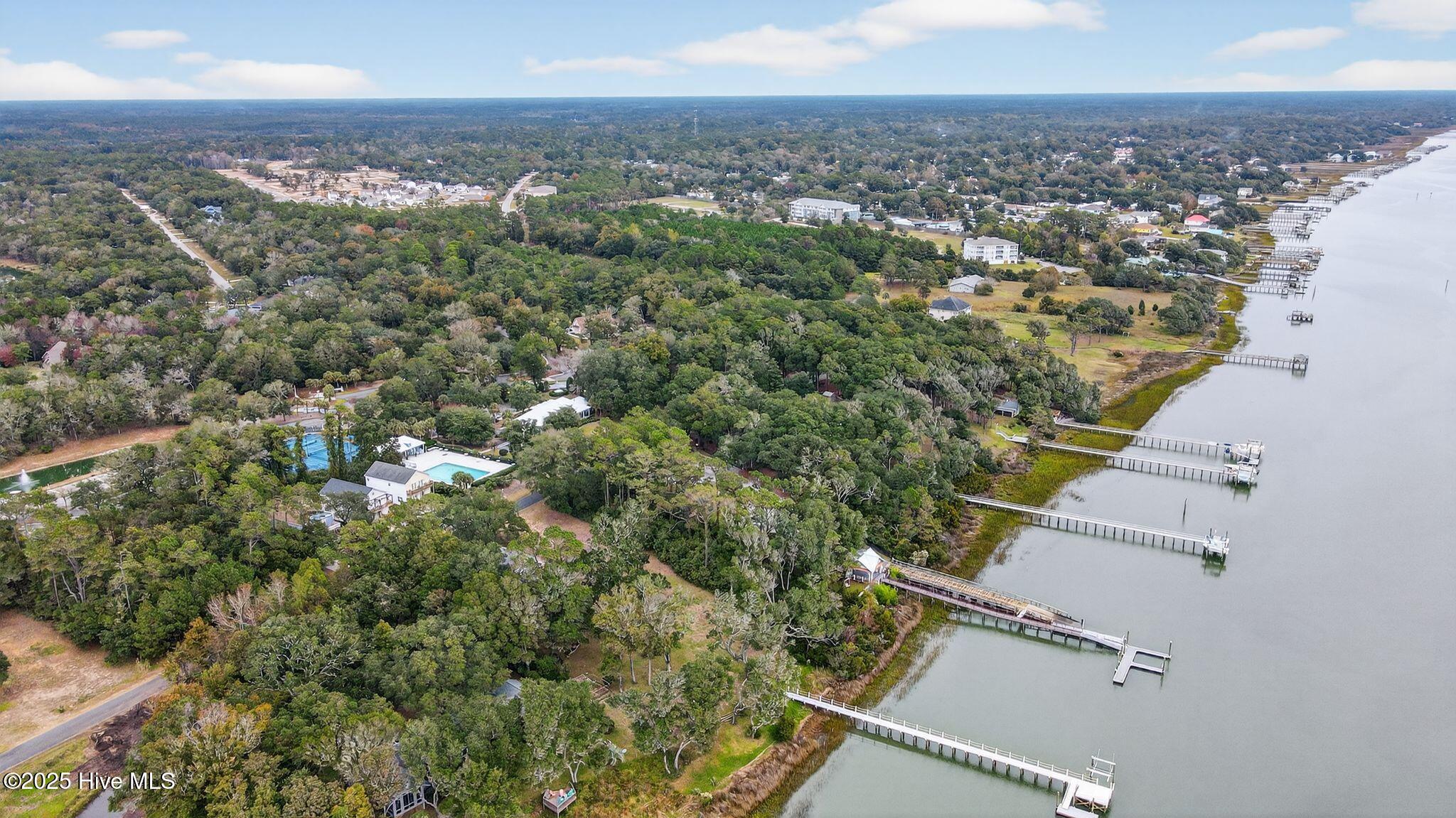 100540046 | Photo 44