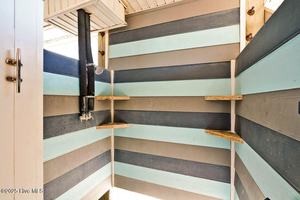 100529088 | Photo 114