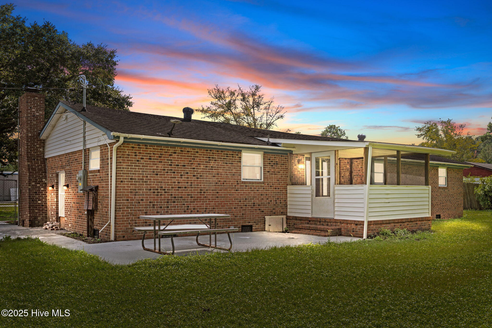 100534081 | Photo 36