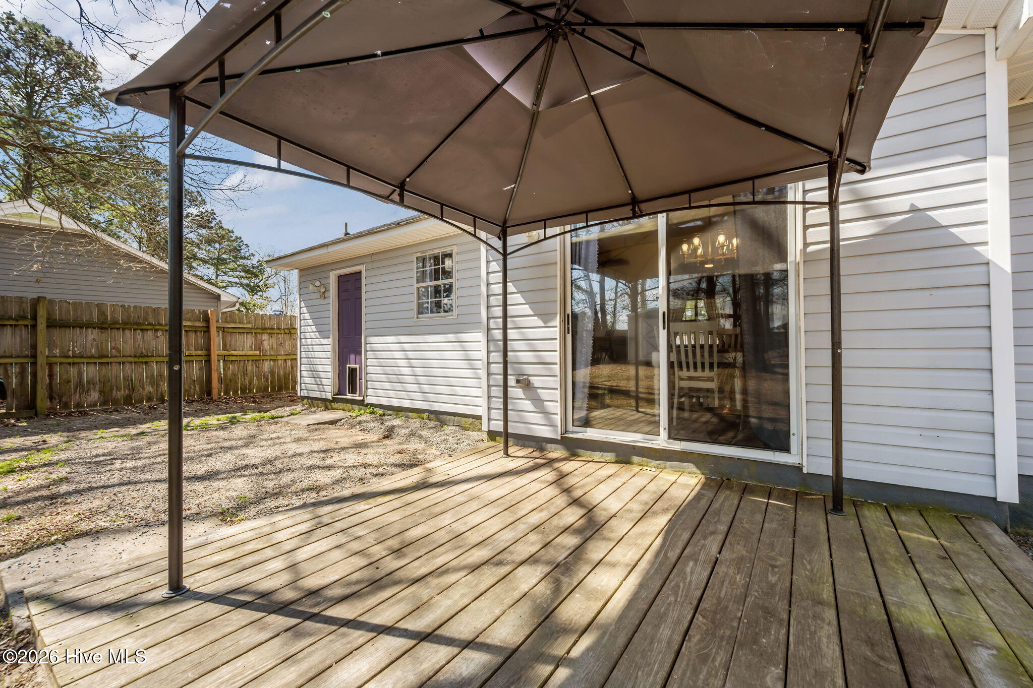 100558833 | Photo 43