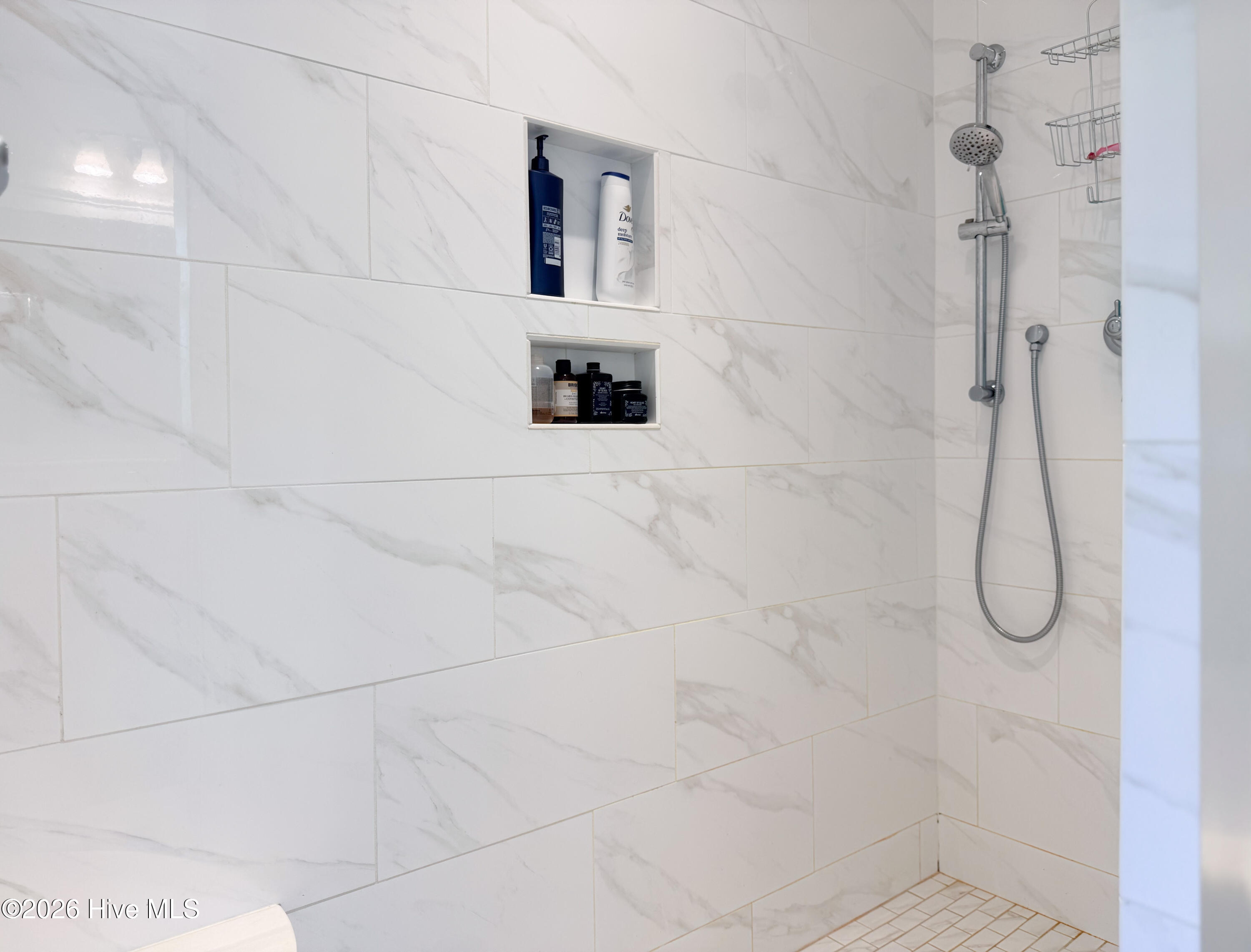 100567915 | Photo 46