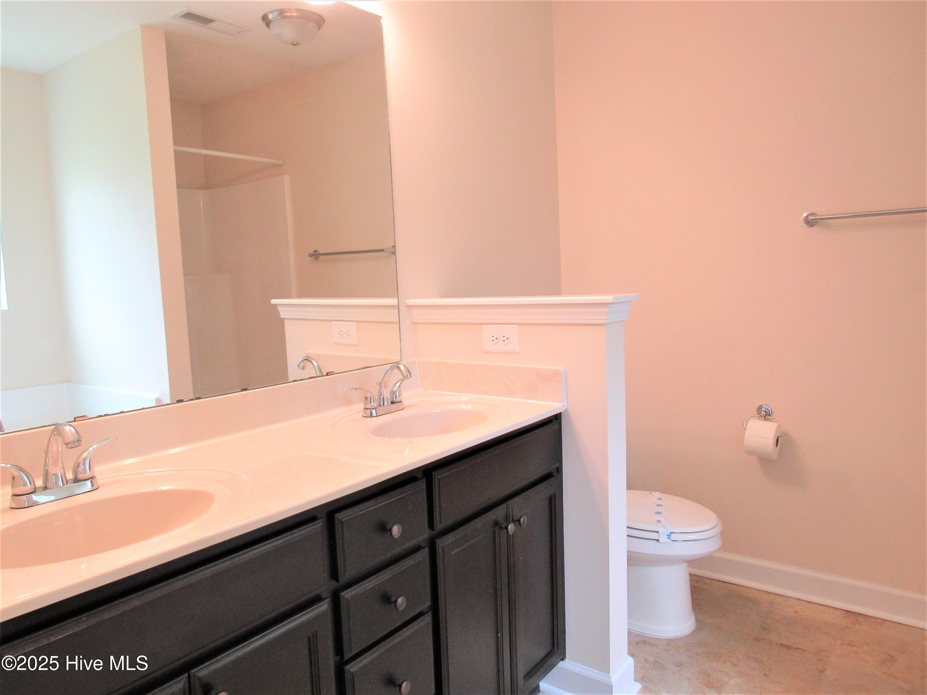 100545950 | Photo 23