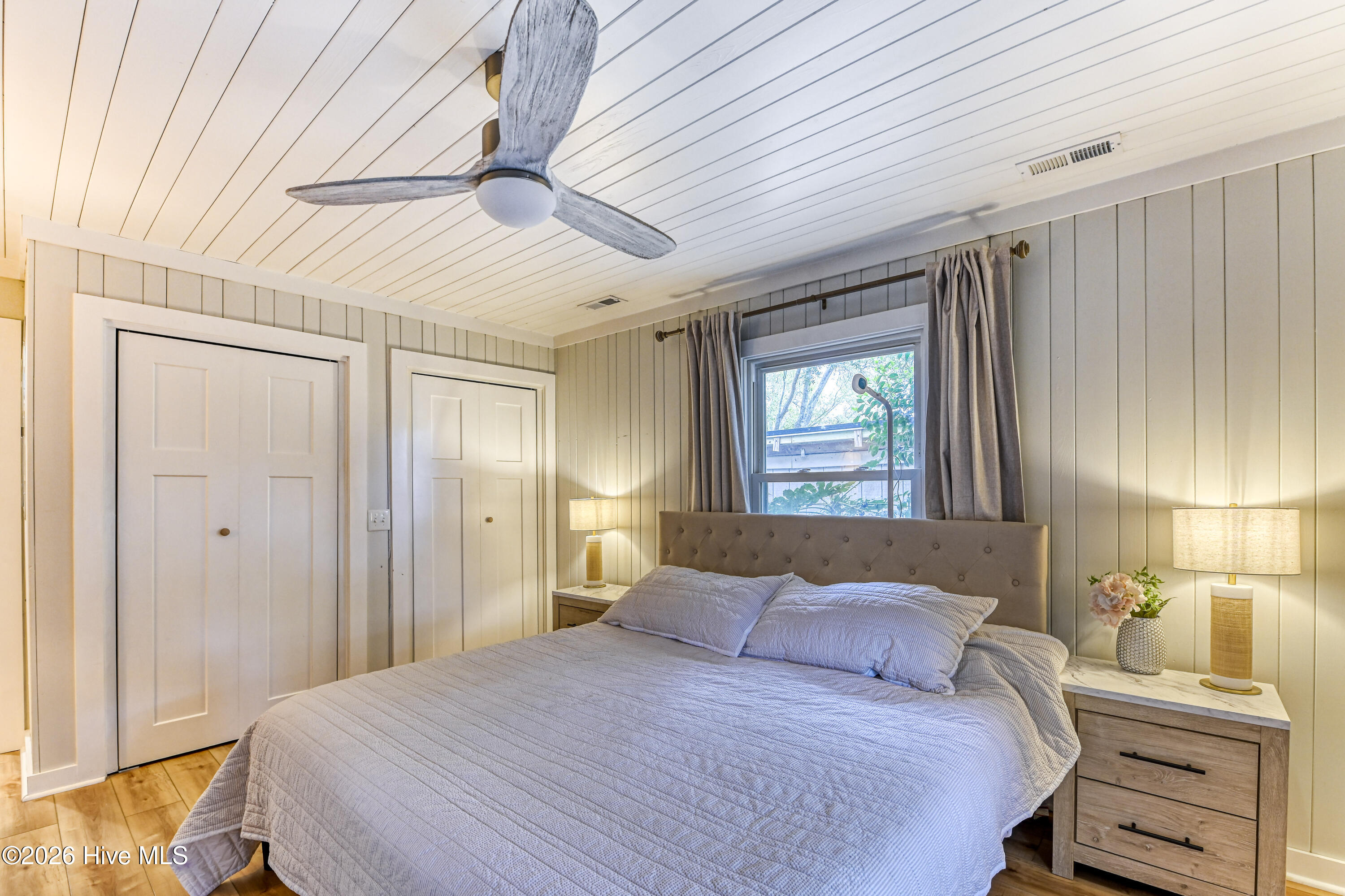 100566355 | Photo 30