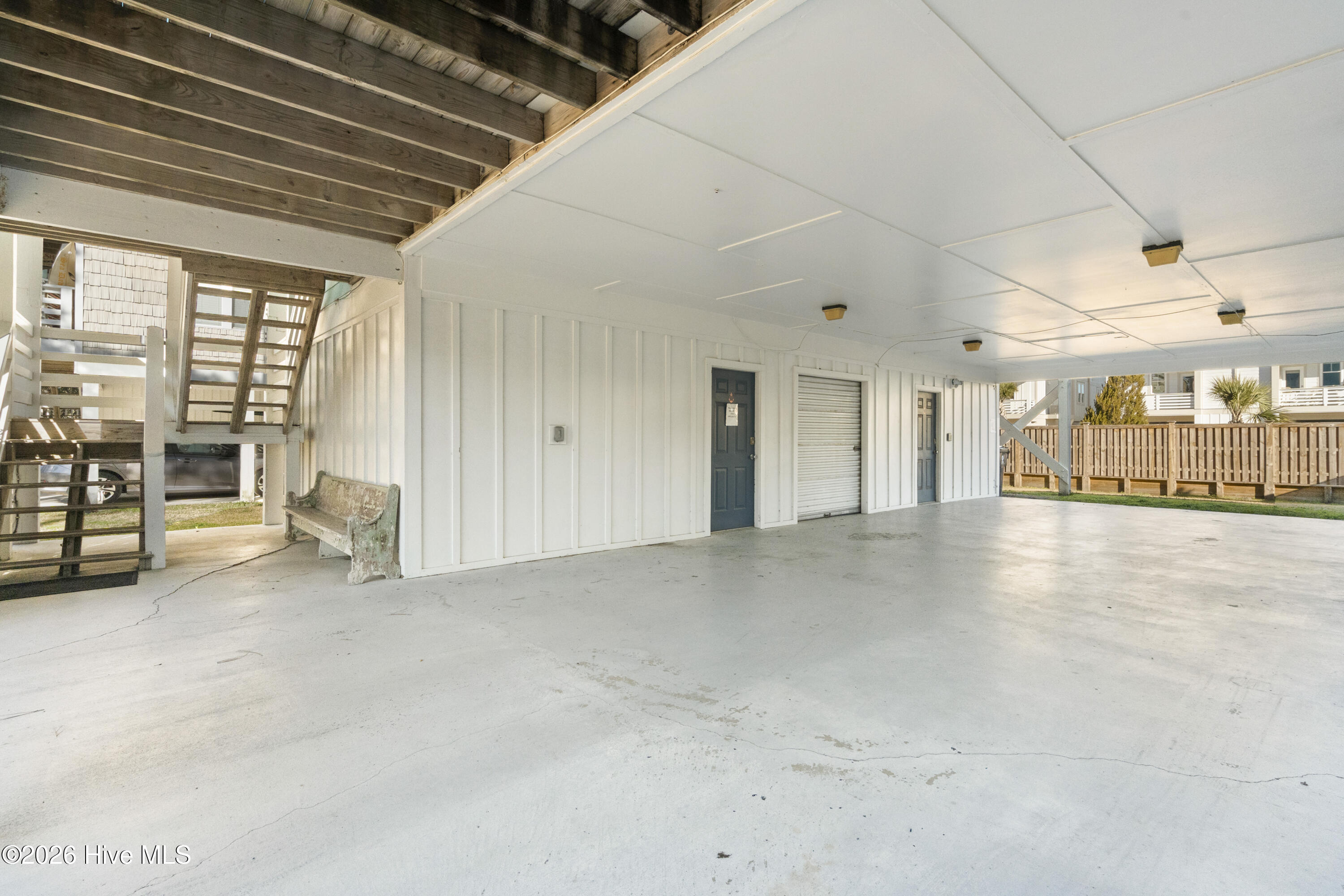 100549941 | Photo 53