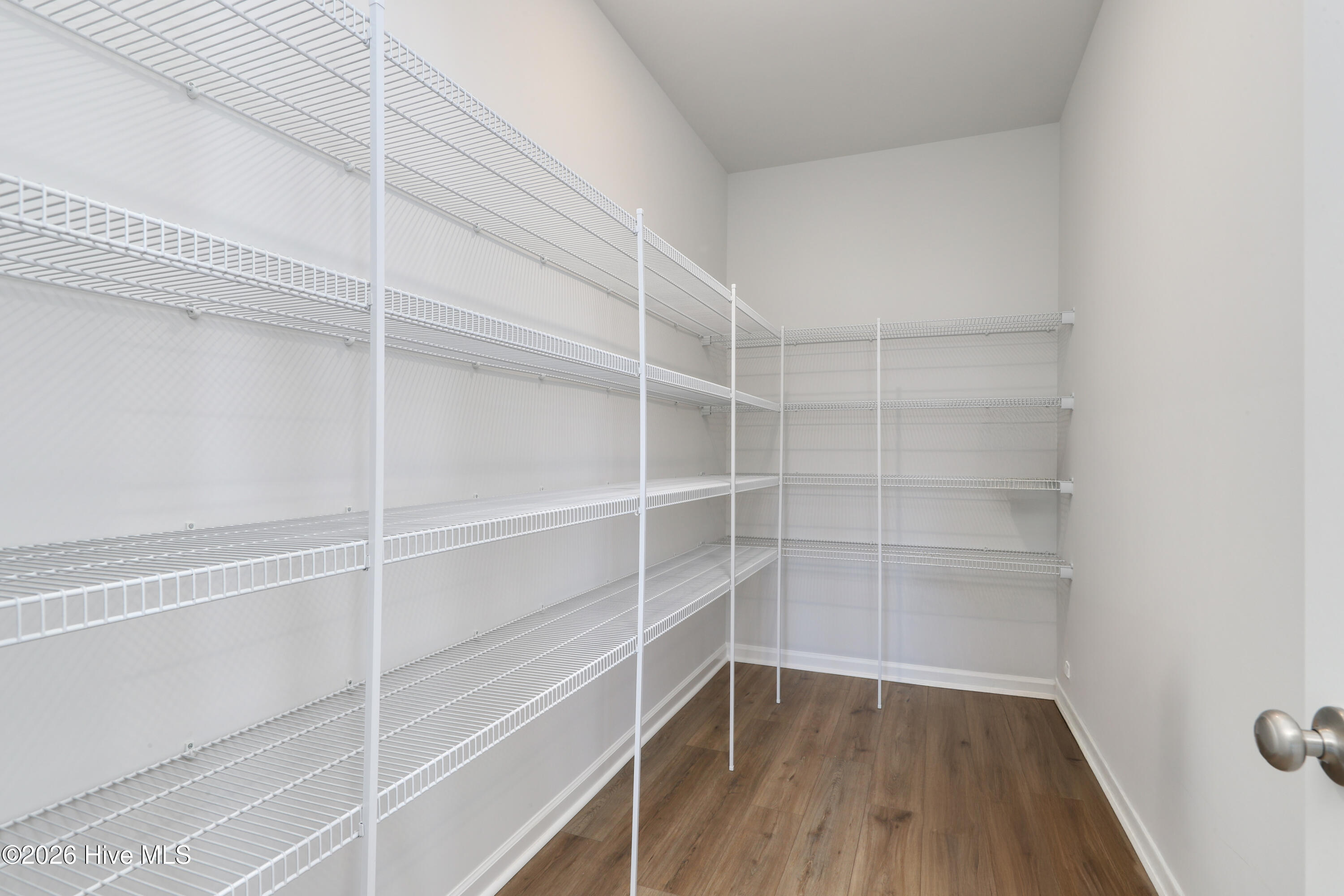 100520323 | Photo 15