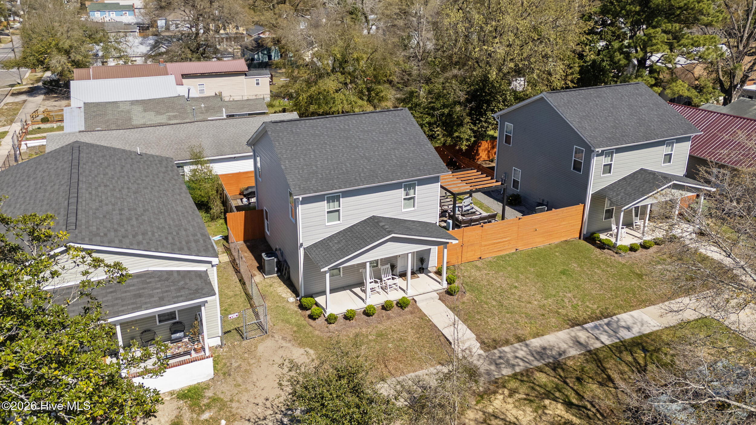 100563466 | Photo 26