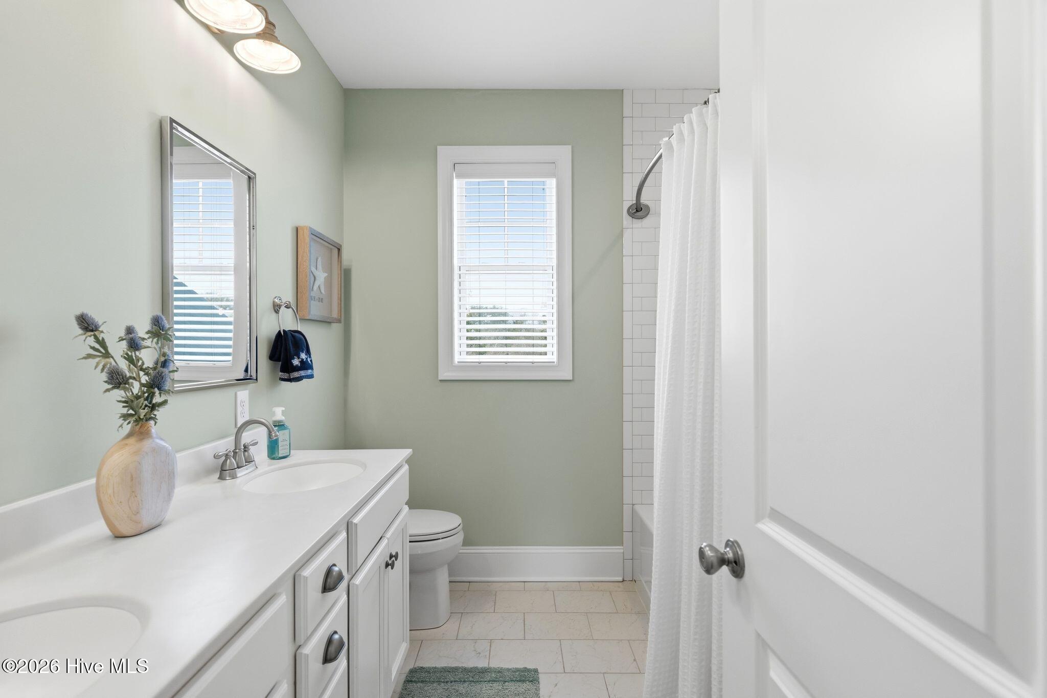 100559655 | Photo 35